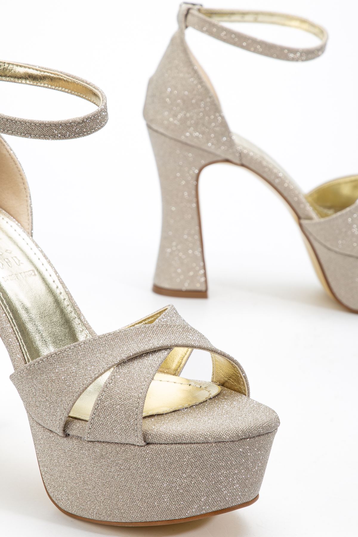 Kadın Gold Simli Platform Topuklu Abiye Ayakkabı 