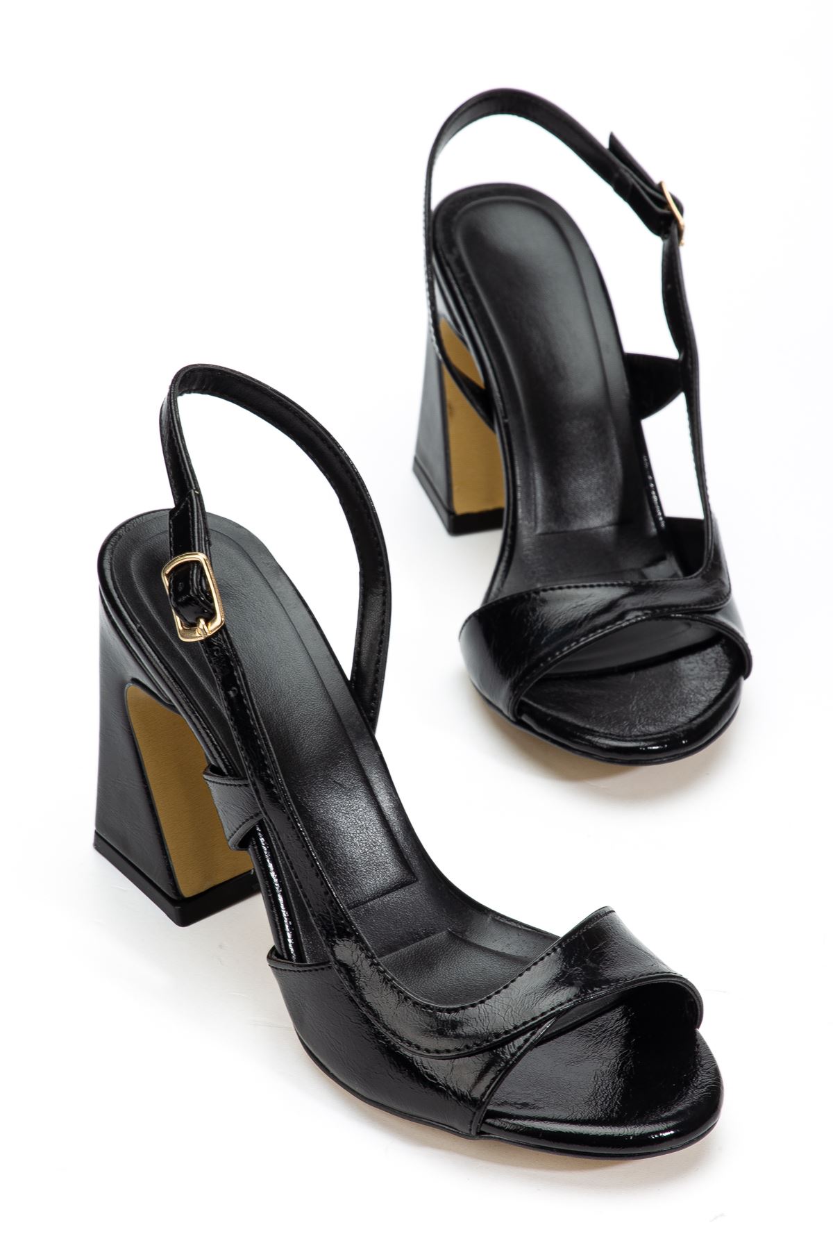 Kadın Siyah Parlak Cilt Özel Ökçe Klasik Topuklu Ayakkabı