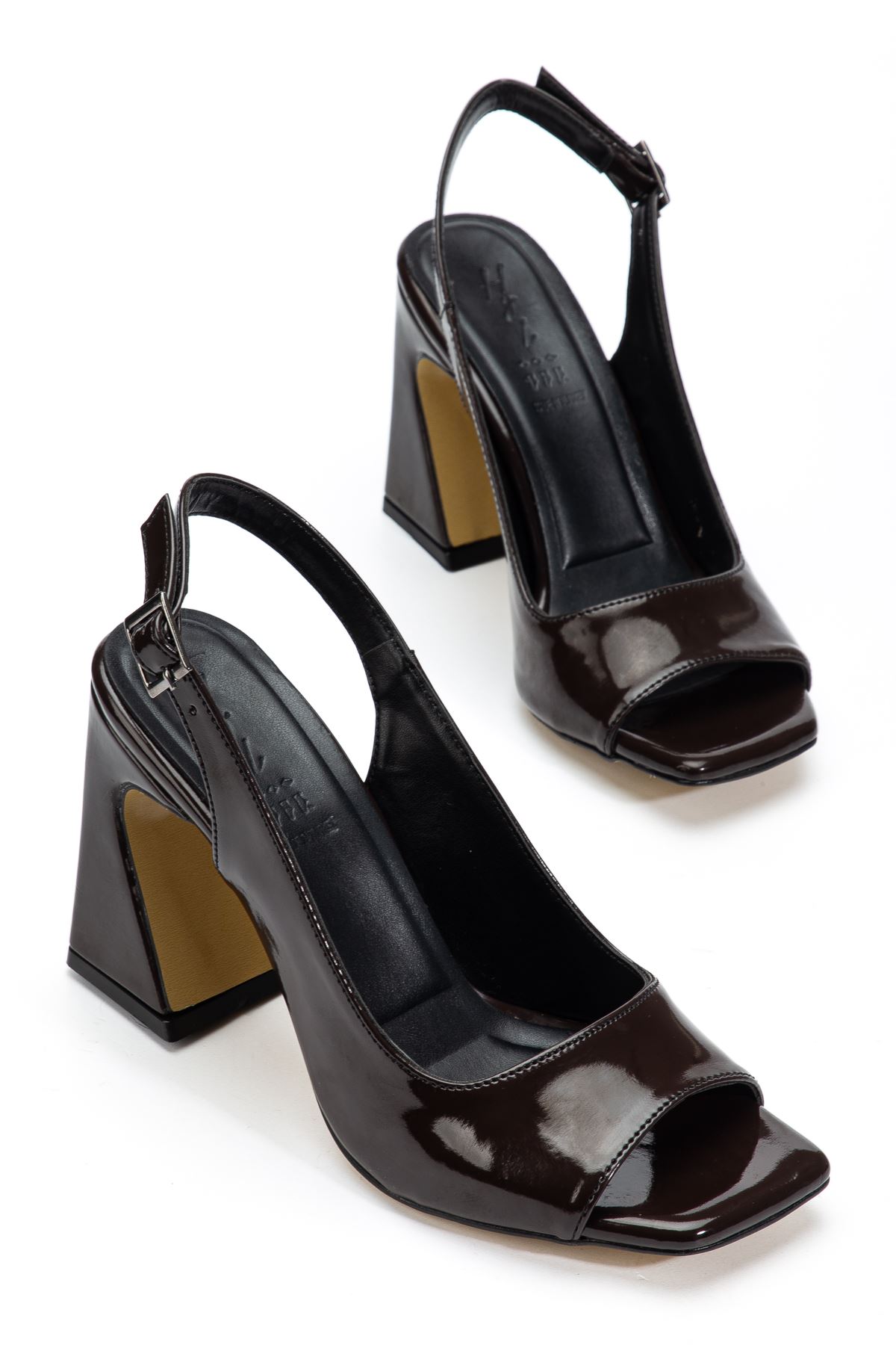 Kadın Acı Kahve Rugan Özel Tasarım Ökçe Klasik Topuklu Ayakkabı