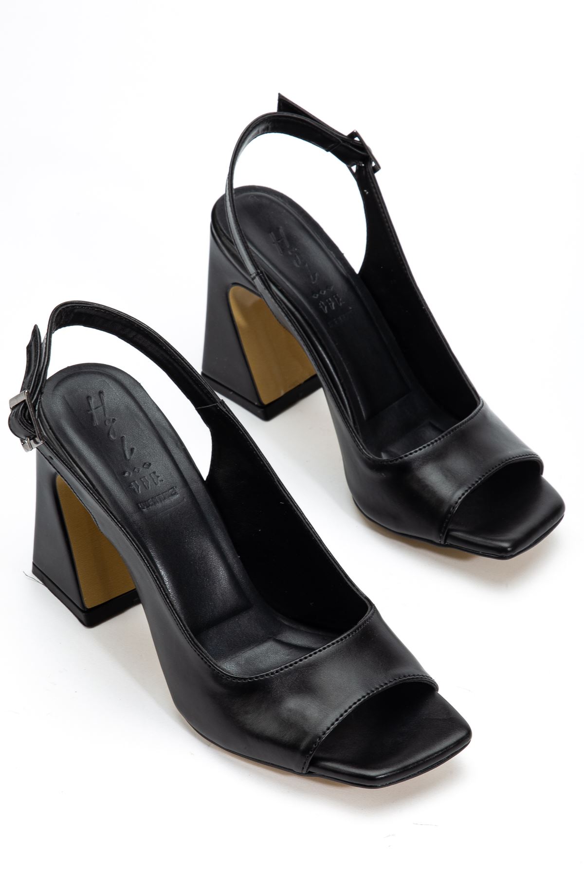 Kadın Siyah Cilt Özel Tasarım Ökçe Klasik Topuklu Ayakkabı 