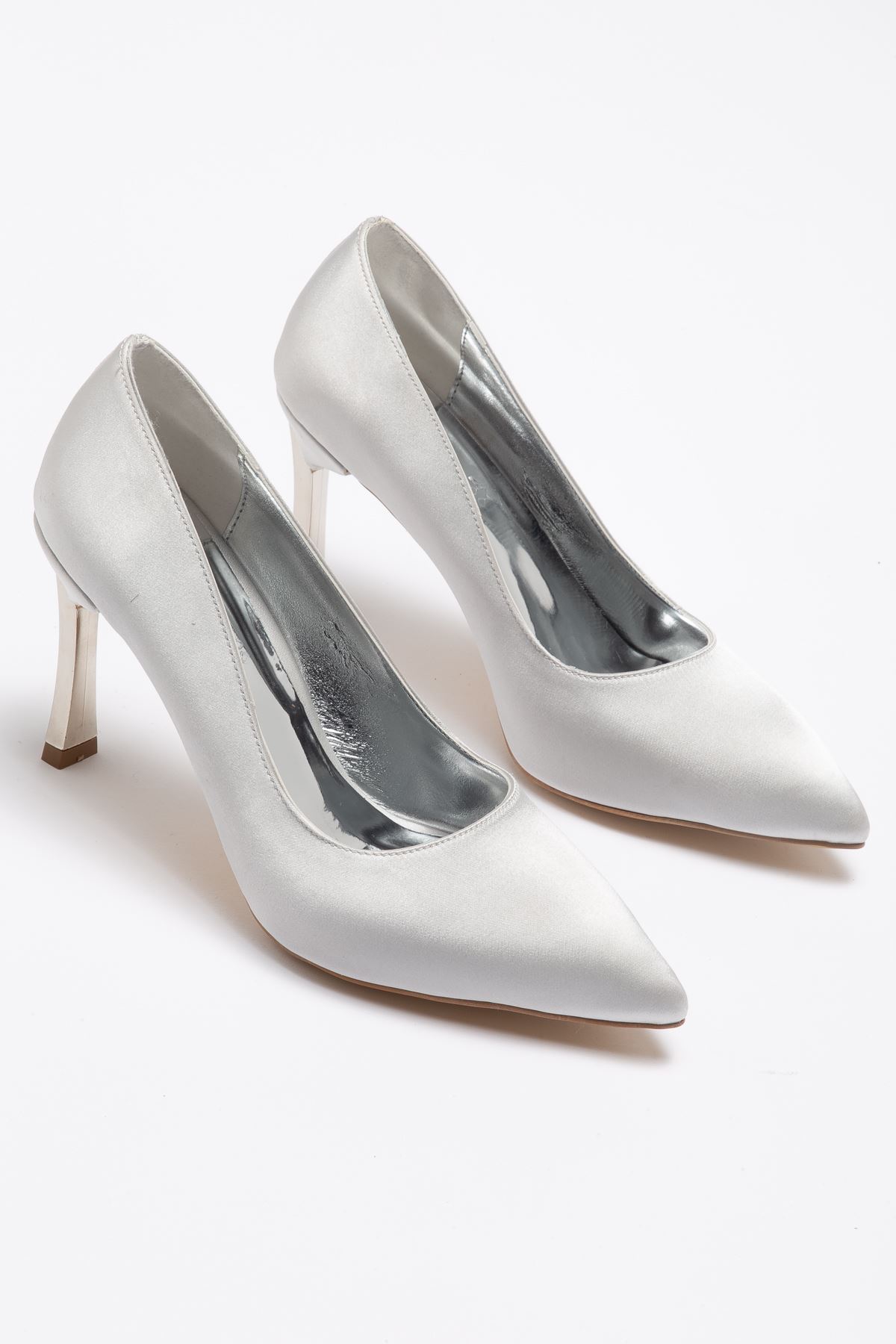 Kadın Gümüş Saten Gold Ökçe Sivri Burun İnce Topuklu Stiletto