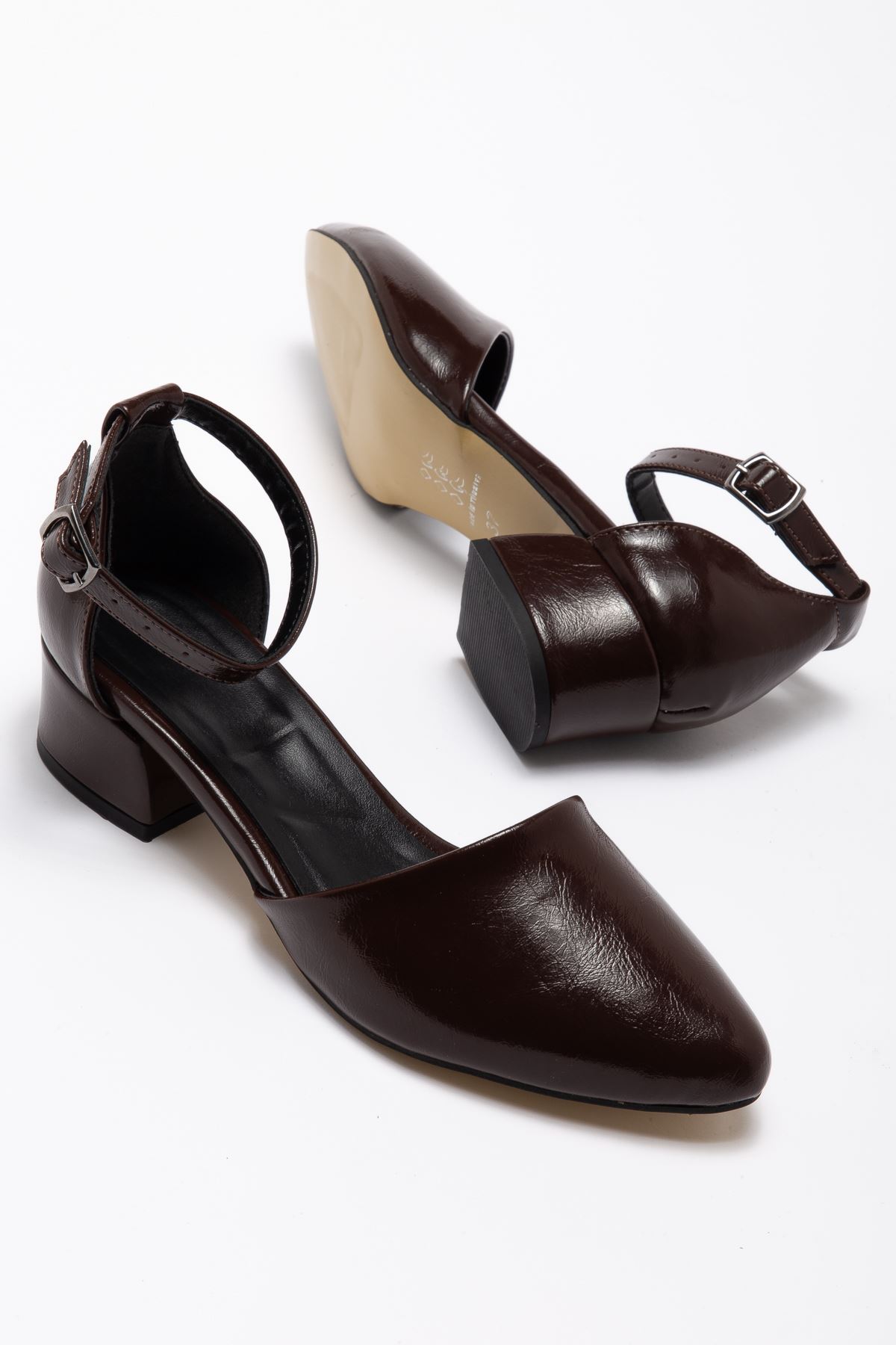 Dary Acı Kahve Parlak Cilt Detaylı Topuklu Ayakkabı  