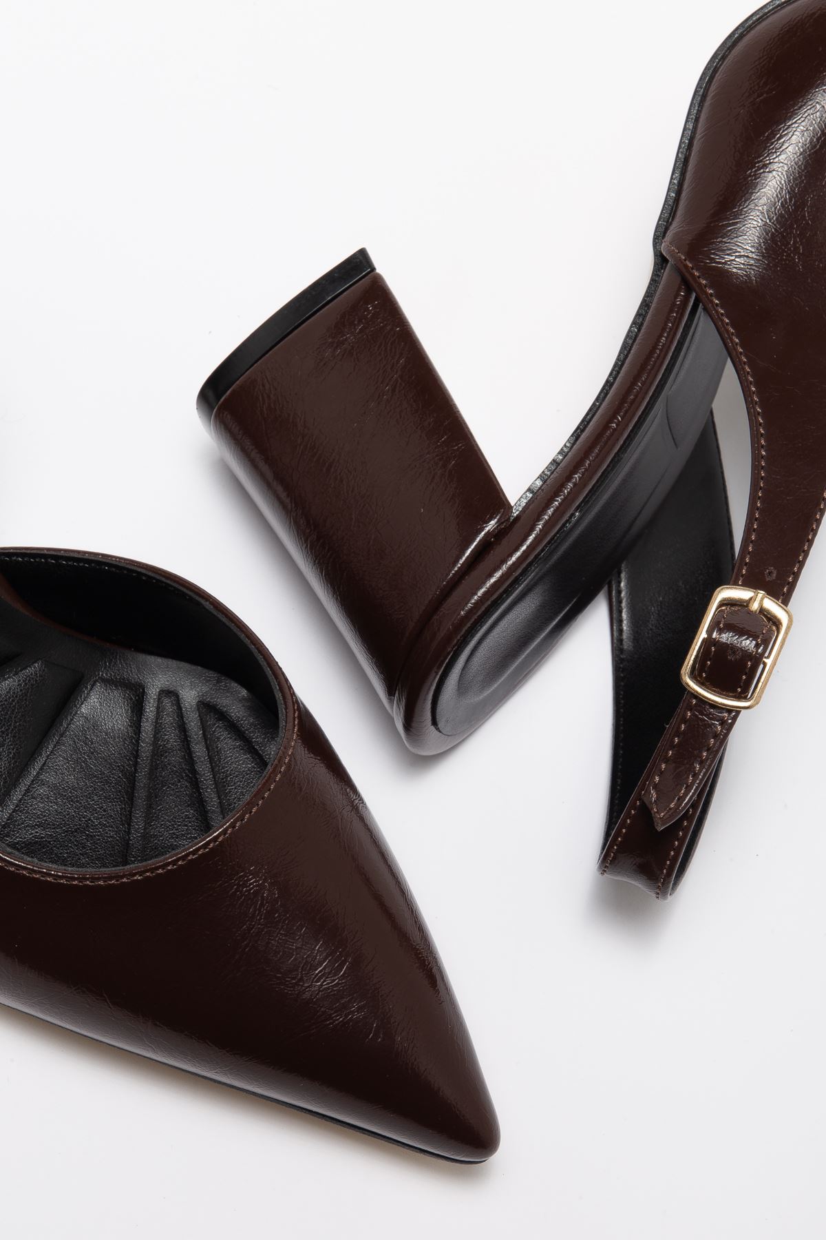 Tonia Acı Kahve Parlak Cilt Topuklu Kadın Ayakkabı 