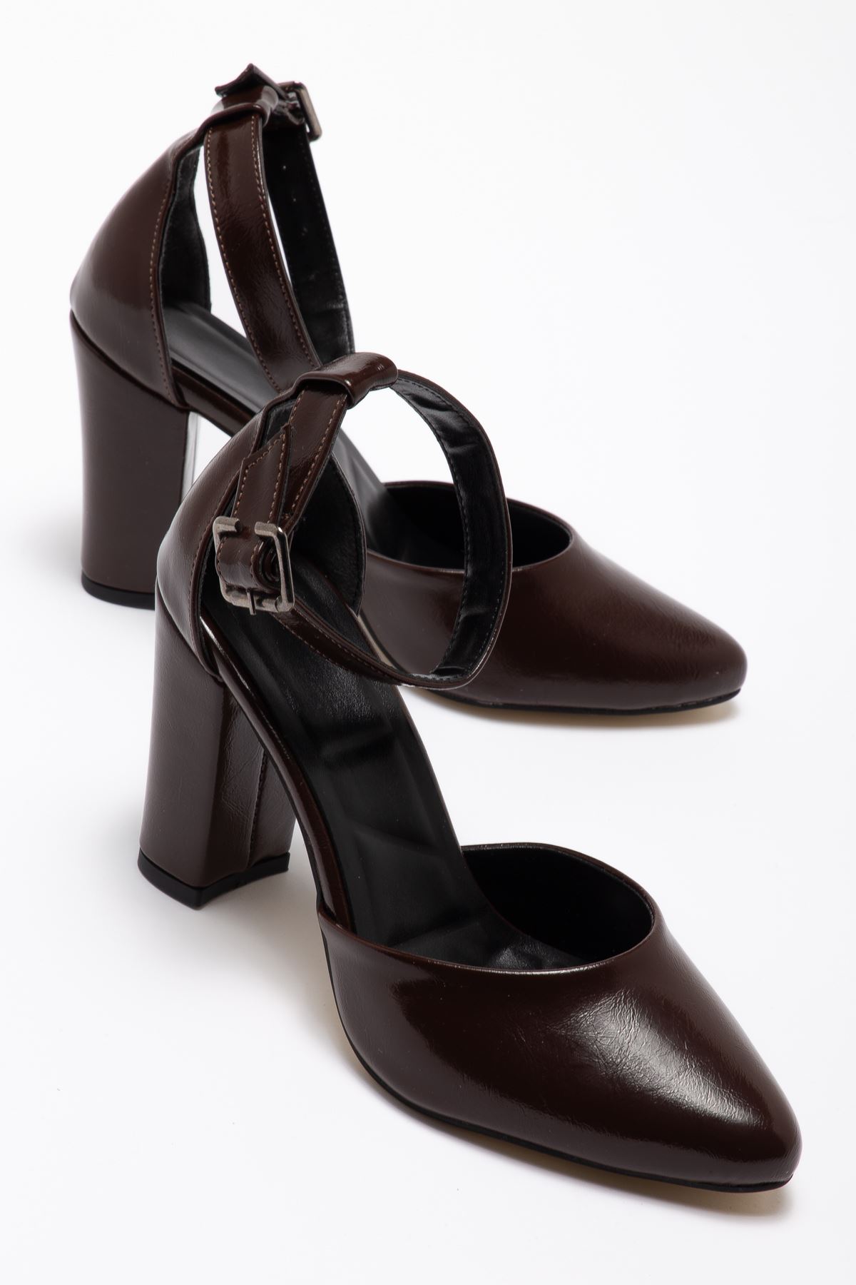 Lole Acı Kahve Parlak Detaylı Topuklu Ayakkabı