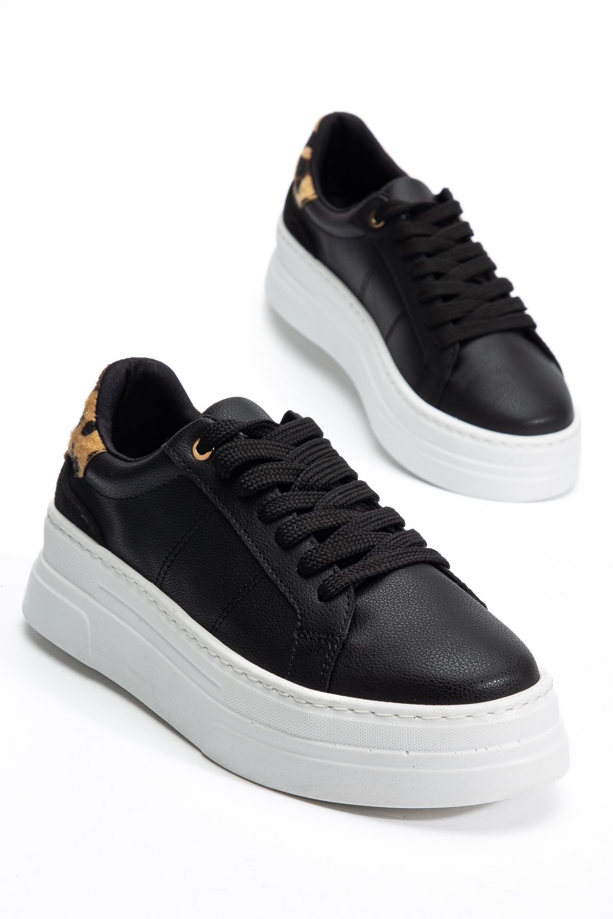 Kadın Siyah Cilt Poli Taban Leopar Desenli Bağcıklı Yüksek Spor Ayakkabı 