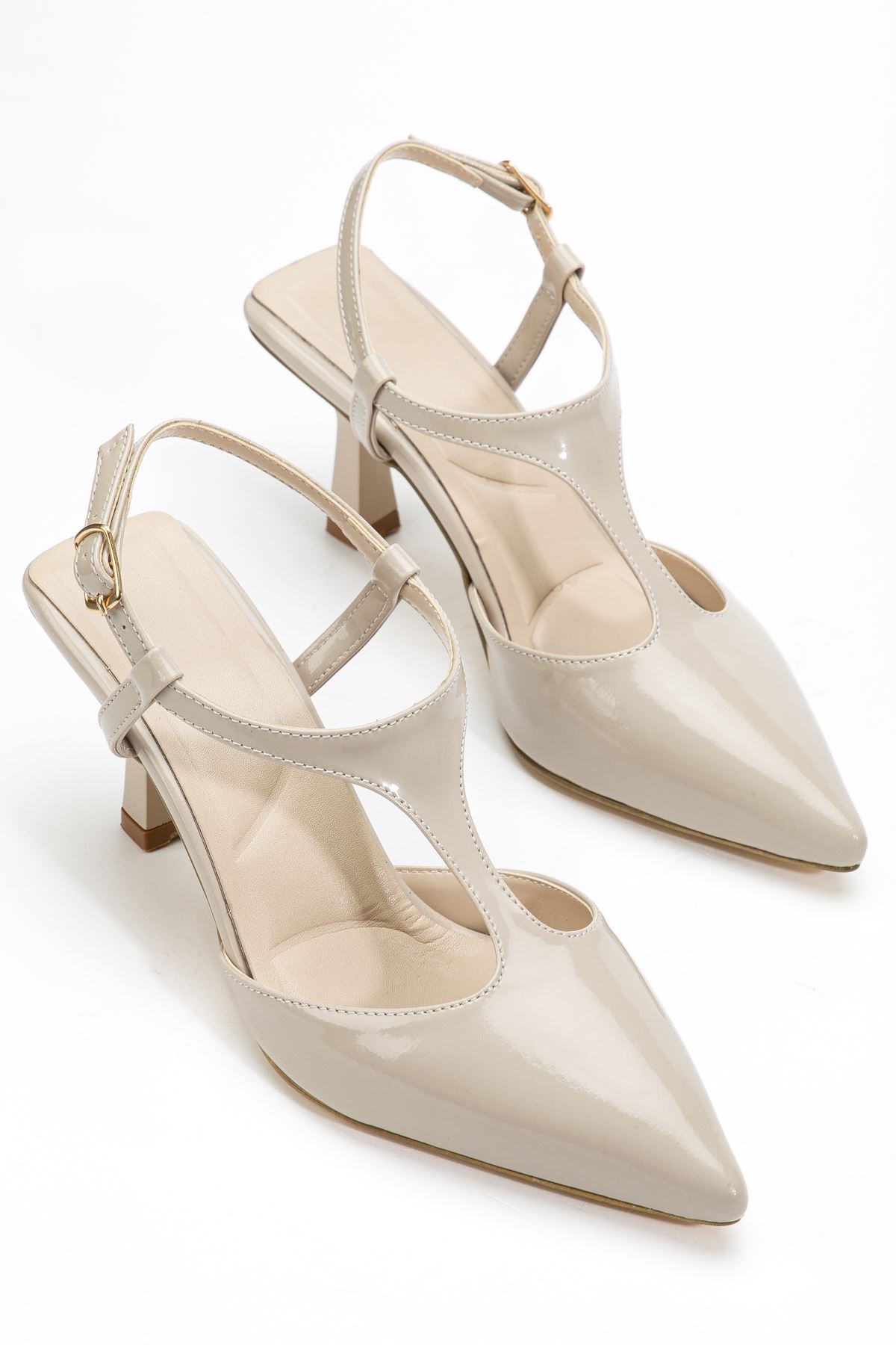 Lorea Kadın Bej Rugan Sivri Burun İnce Topuklu Ayakkabı   