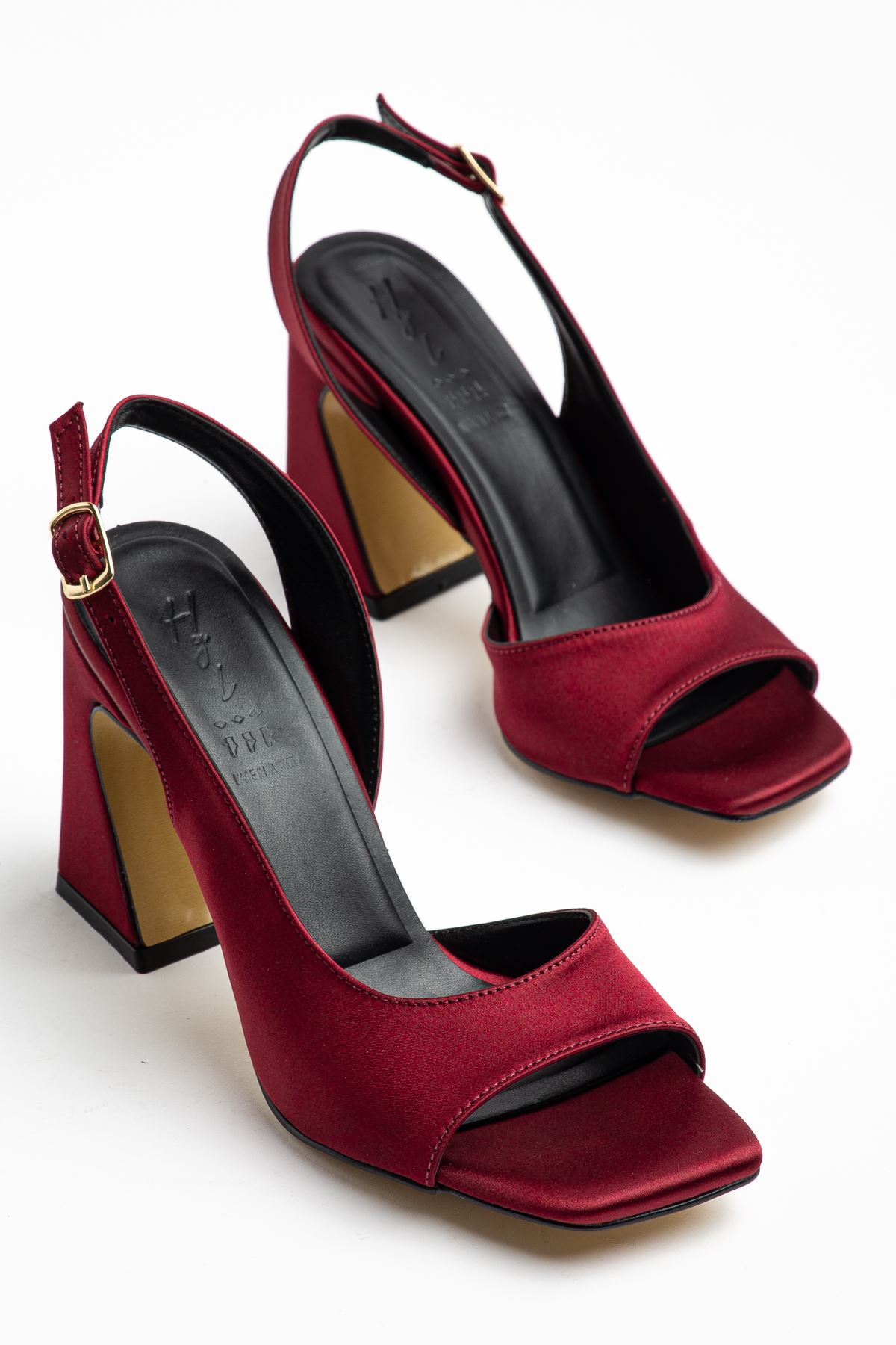 Benito Kadın Bordo Saten Özel Tasarım Topuklu Ayakkabı   