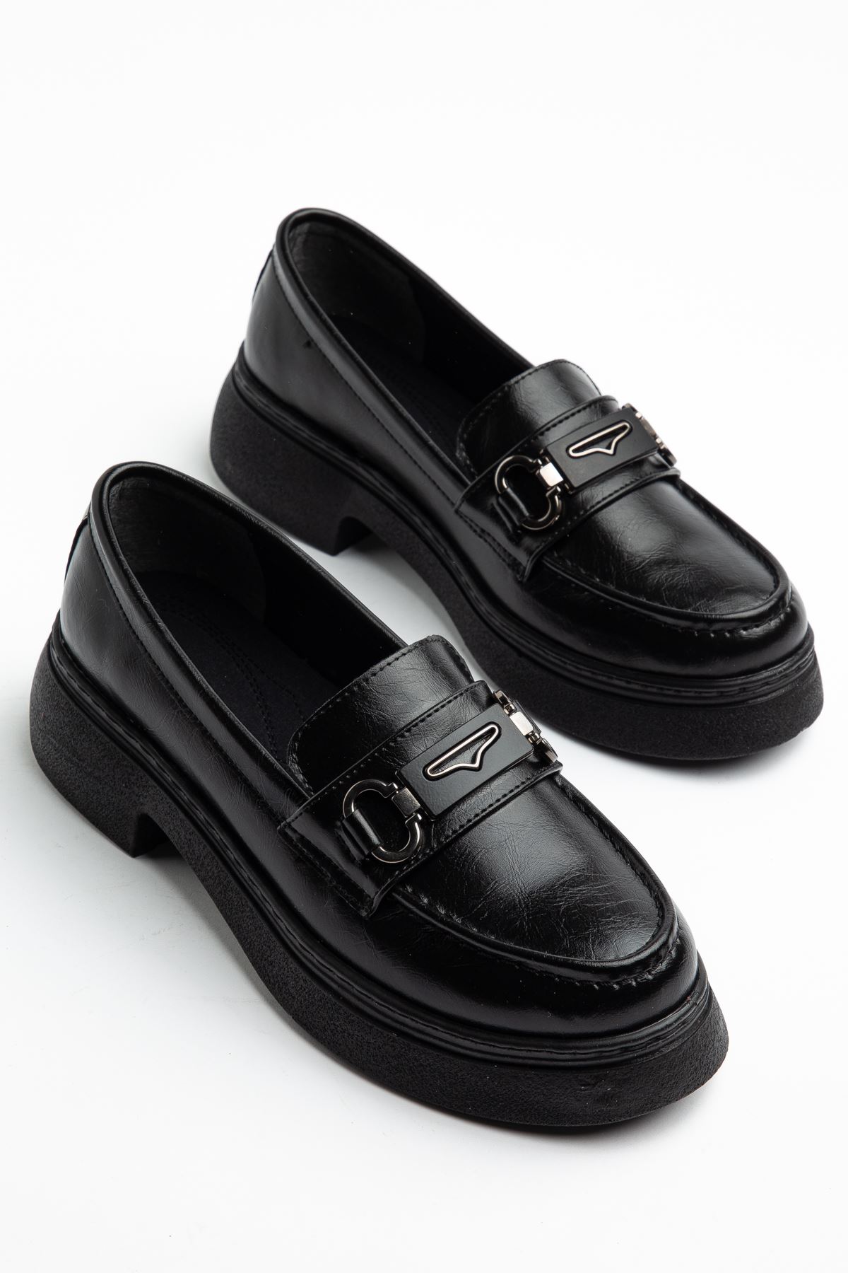 Dayna Kadın Siyah Parlak Cilt Yüksek Tabanlı Tokalı Loafer Ayakkabı   