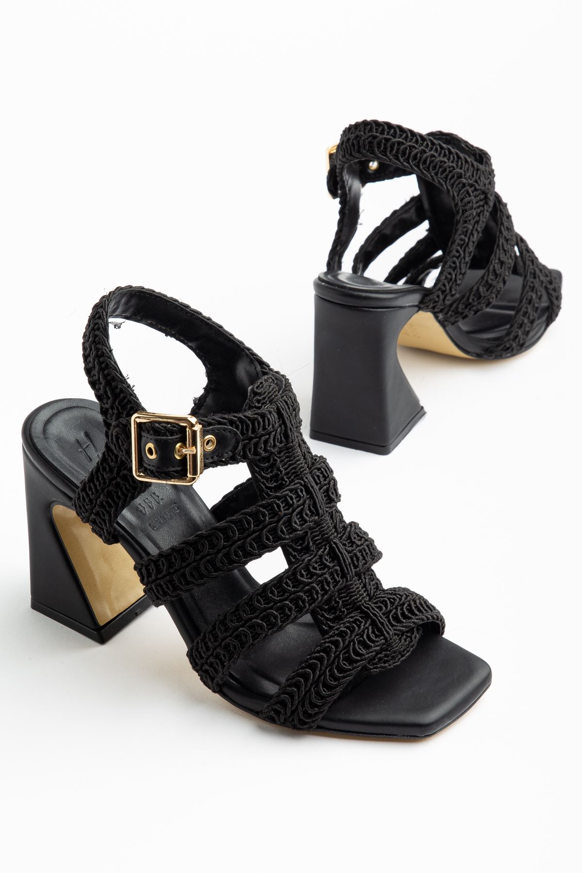 Aria Kadın Siyah Cilt Örgülü Detaylı Klasik Topuklu Ayakkabı  
