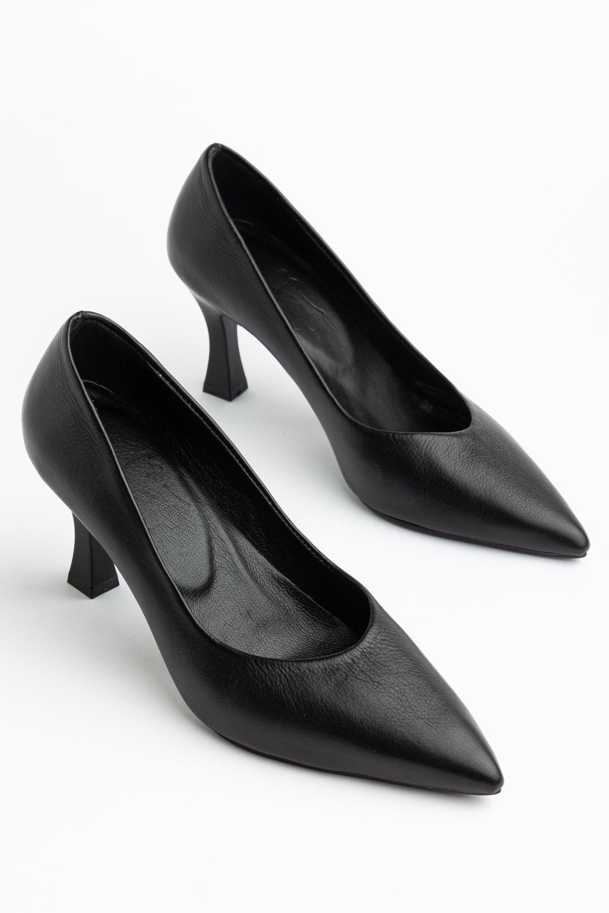 Kadın Siyah Cilt Hakiki Deri Sivri Topuklu Stiletto