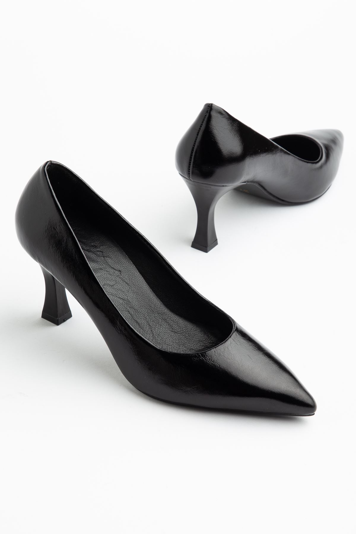 Kadın Siyah Rugan Hakiki Deri Sivri Topuklu Stiletto   
