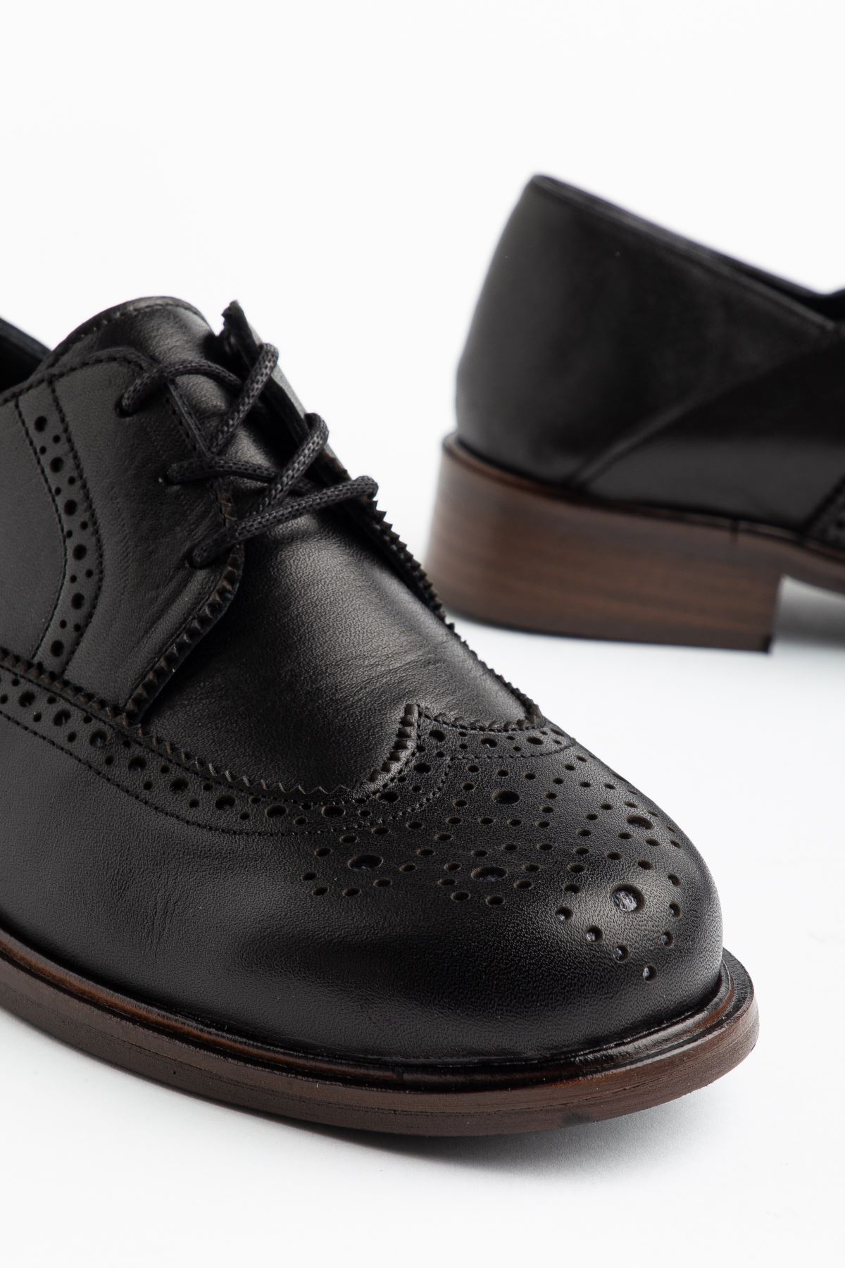 Kadın Siyah Hakiki Deri Bağcıklı Loafer Ayakkabı 