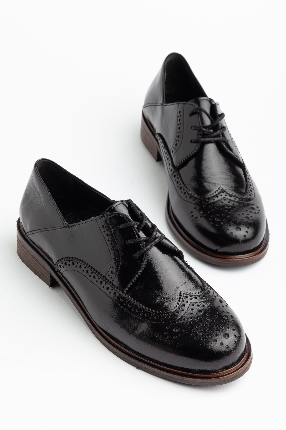 Kadın Siyah Rugan Hakiki Deri Bağcıklı Loafer Ayakkabı  