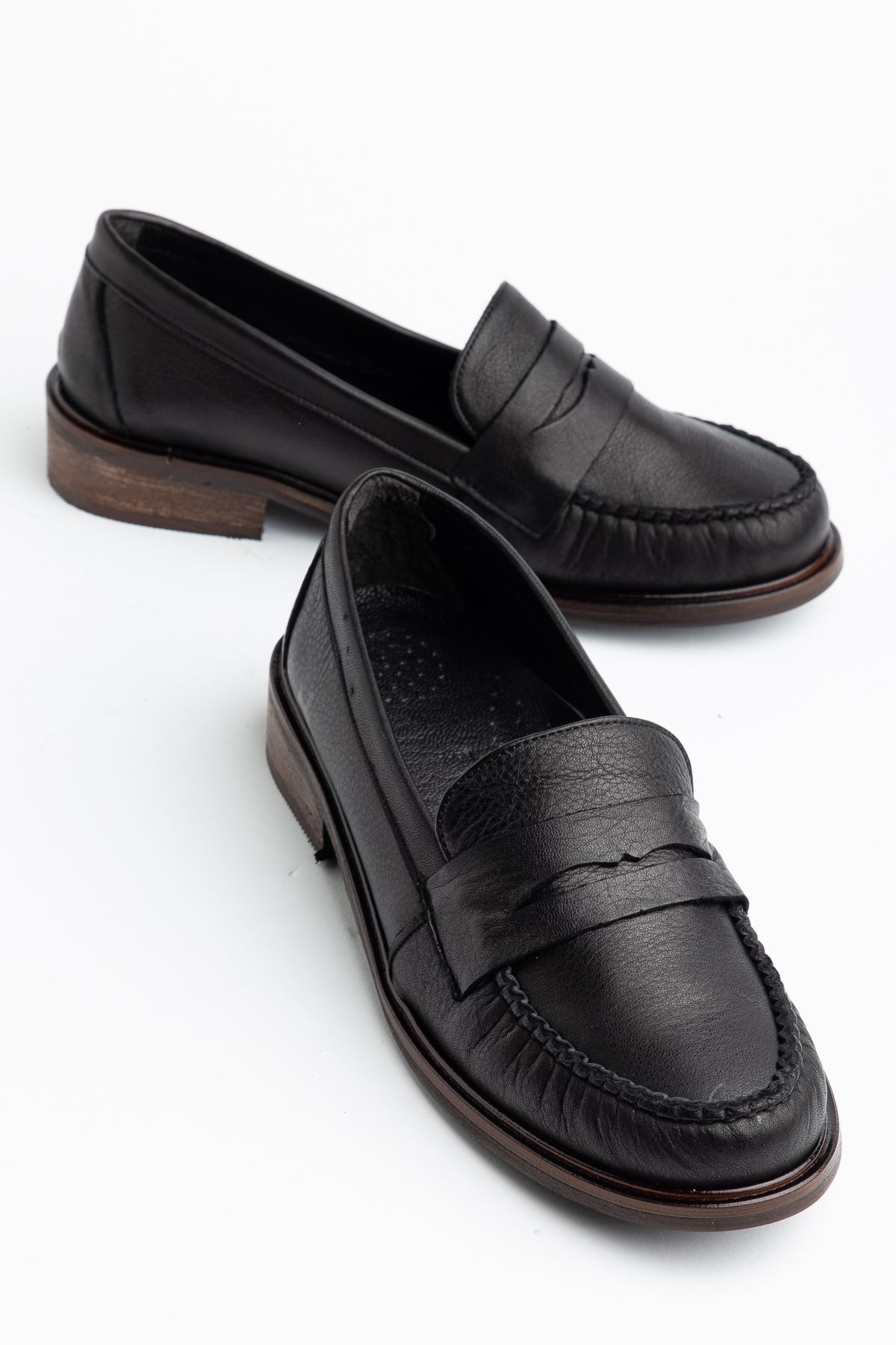 Kadın Siyah Klasik Hakiki Deri Loafer Ayakkabı  