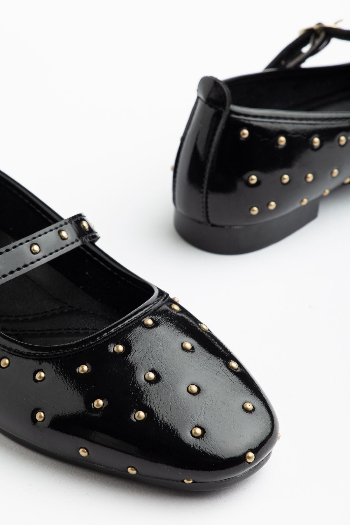 Kadın Siyah Rugan Baretli Tokalı Babet