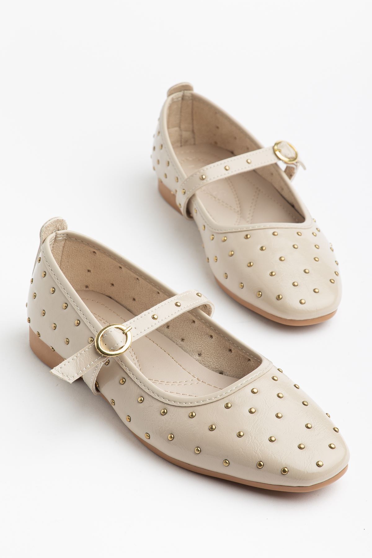 Kadın Bej Rugan Baretli Tokalı Babet  