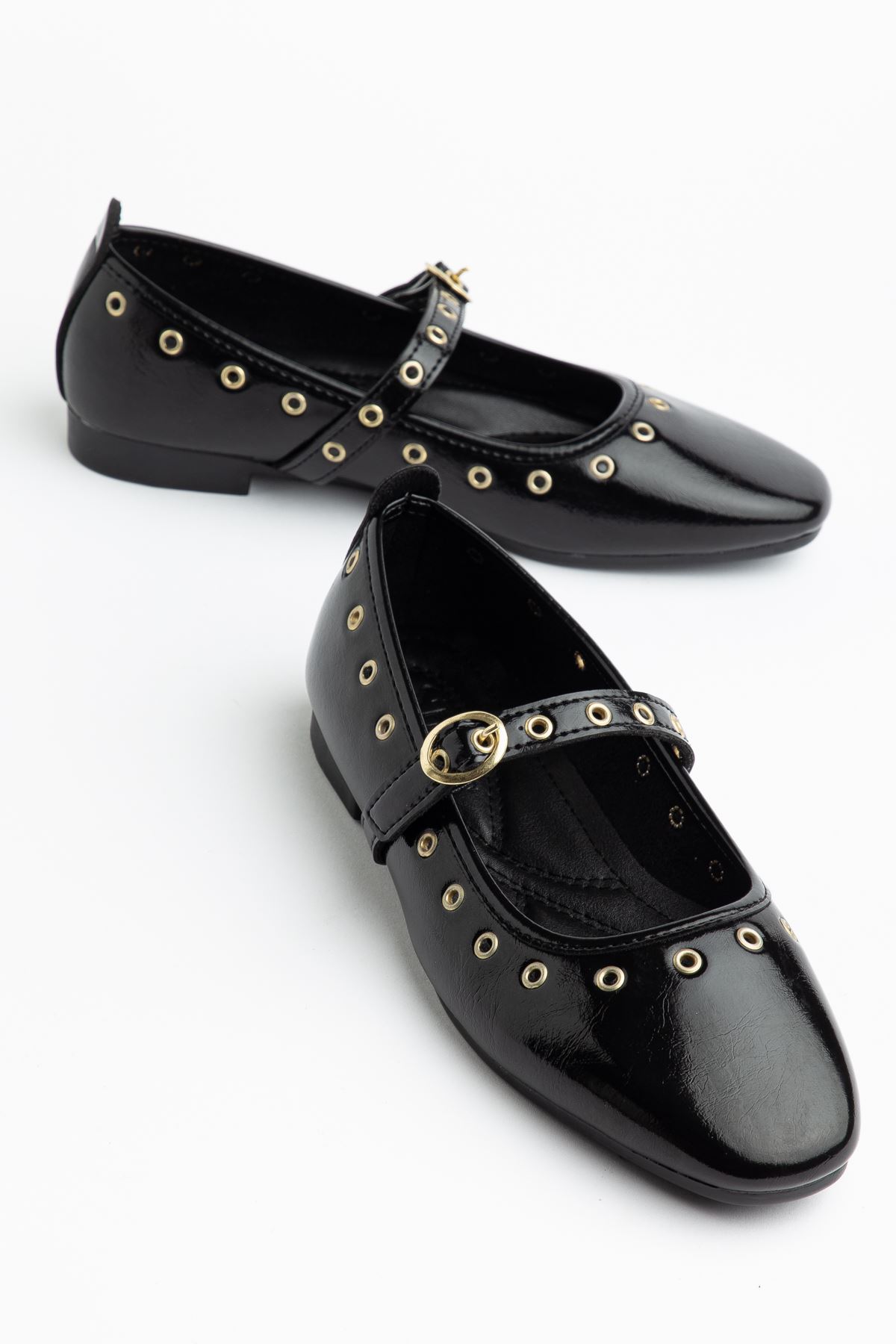 Kadın Siyah Rugan Gold Detaylı Baretli Babet   