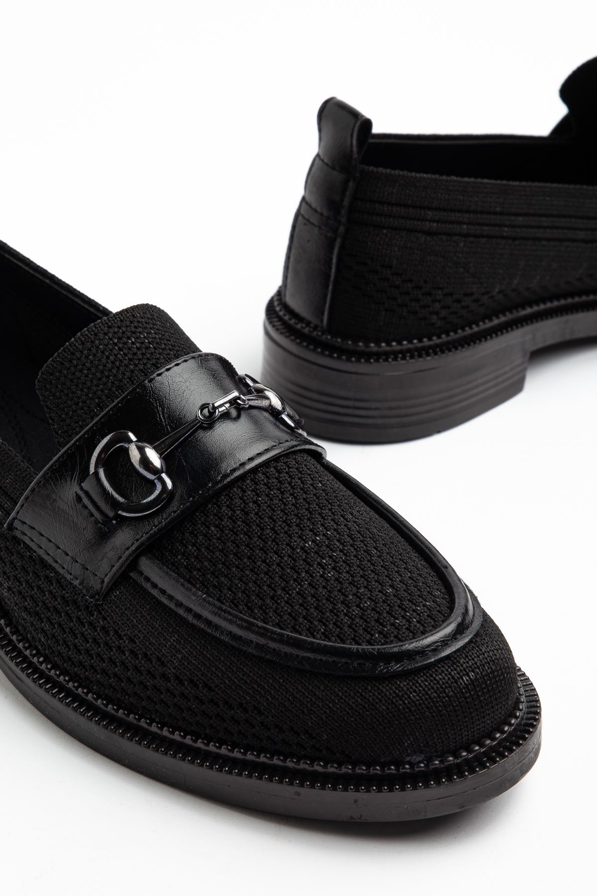 Vita Kadın Siyah Triko Günlük Tokalı Detaylı Babet 