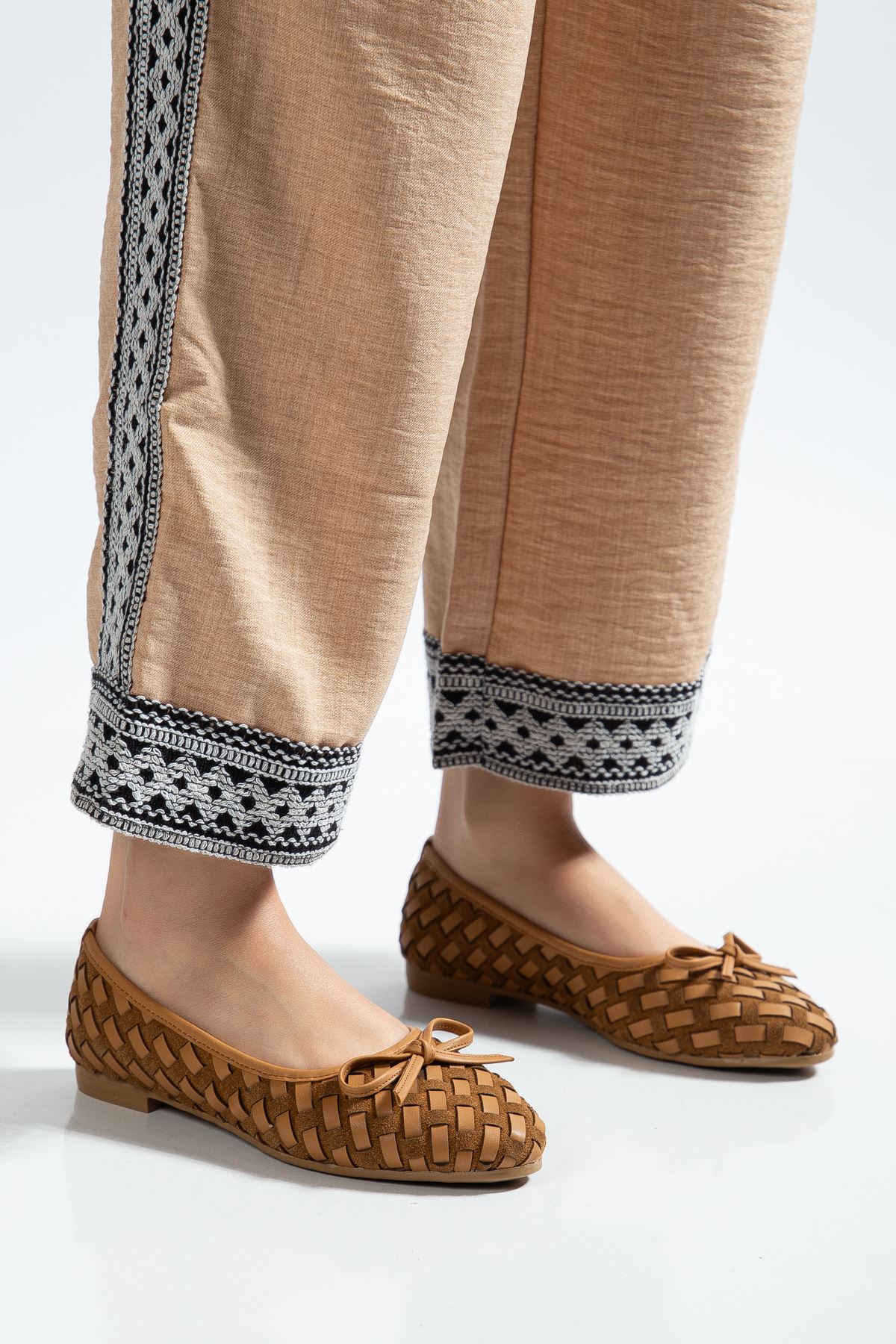 Bero Kadın Hardal El Örgüsü Fiyonklu Ortopedik Babet  