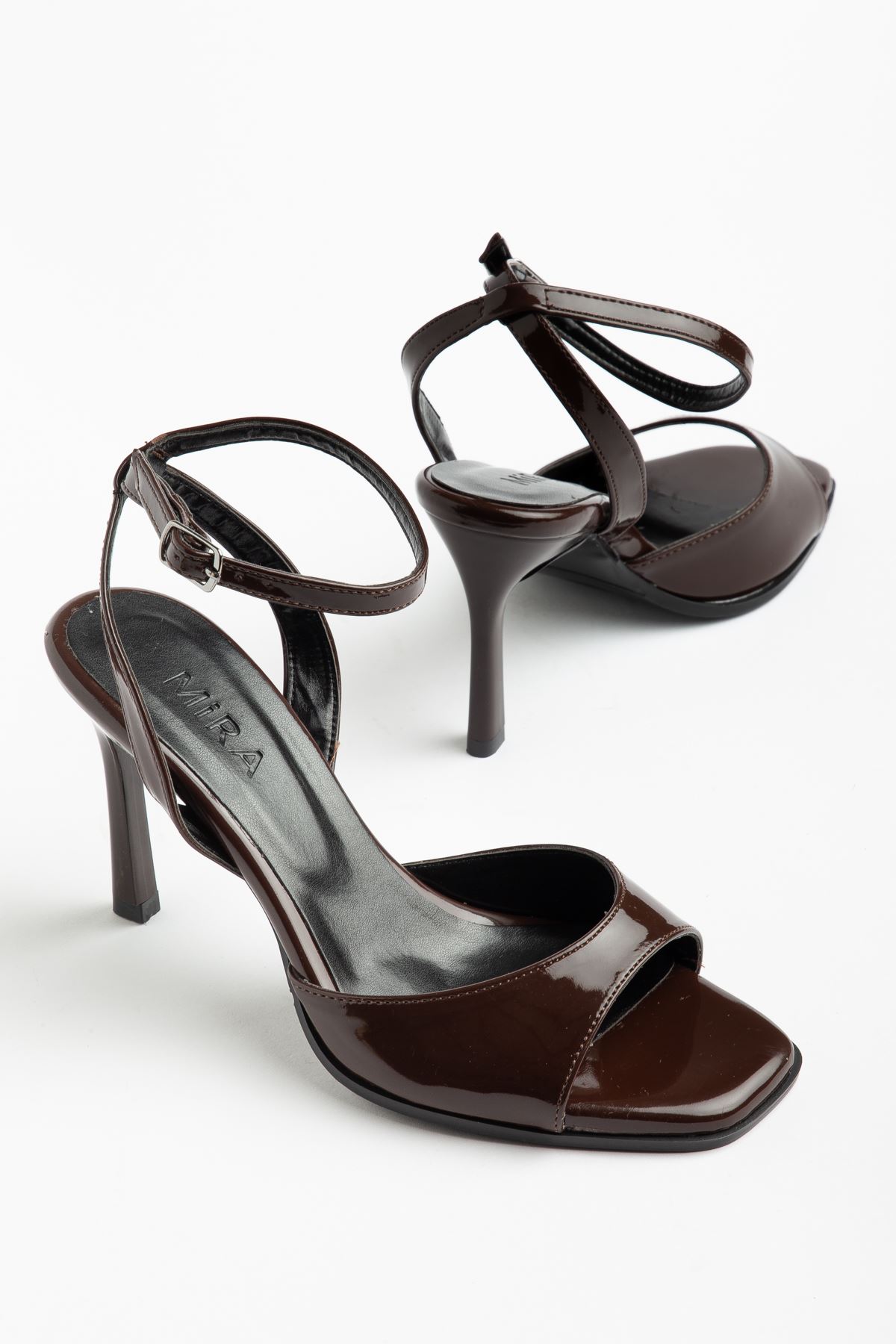 Lesley Çapraz Bantlı Kahverengi Rugan Tek Bantlı Kadın Ayakkabı 