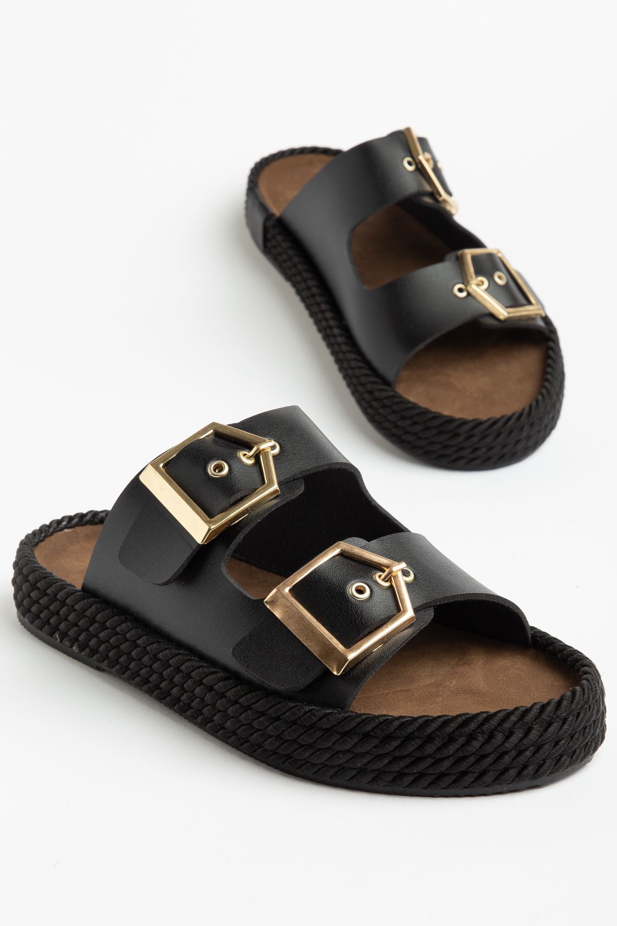 Kadın Siyah Rahat Kalıp Yüksek Taban Tokalı Terlik