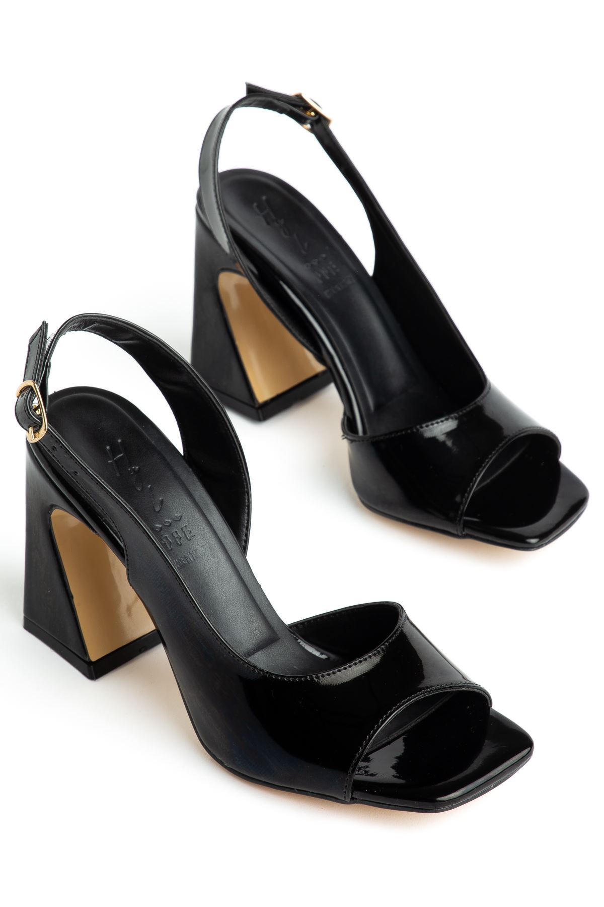 Benito Kadın Siyah Rugan Özel Tasarım Topuklu Ayakkabı