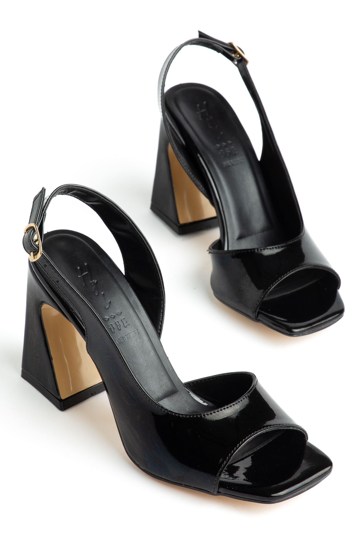 Benito Kadın Siyah Rugan Özel Tasarım Topuklu Ayakkabı