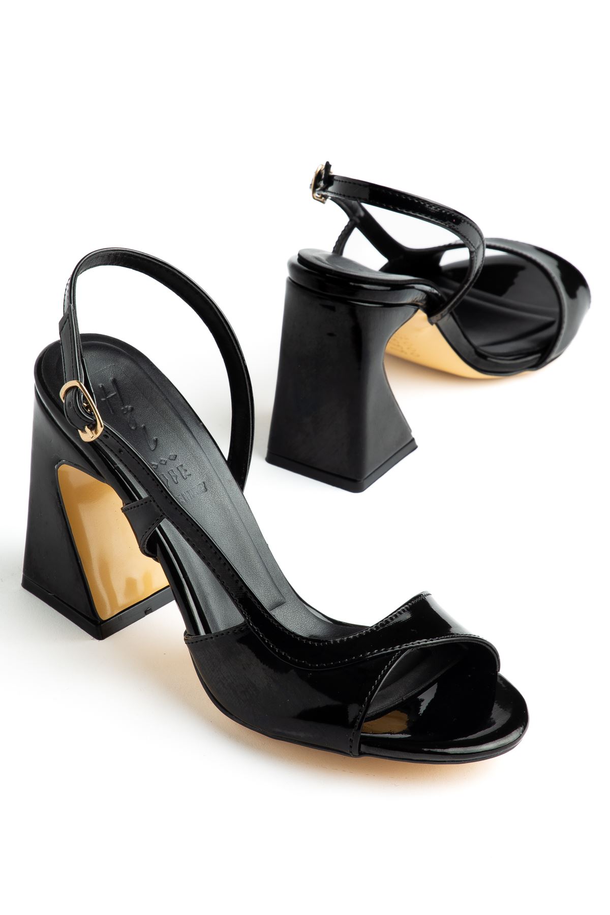 Kadın Siyah Rugan Özel Ökçe Klasik Topuklu Ayakkabı  