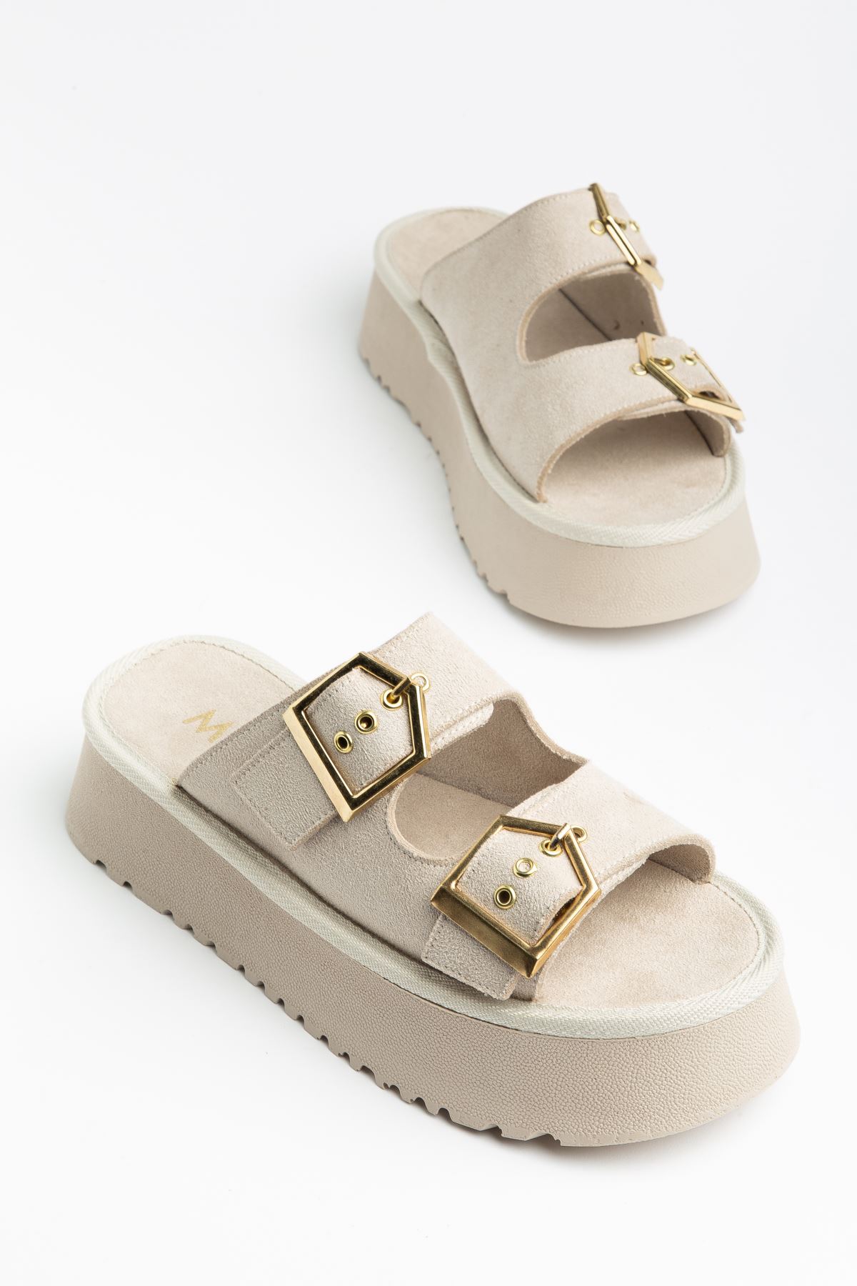 Kadın Bej Süet Yüksek Poli Taban Çift Tokalı Terlik 