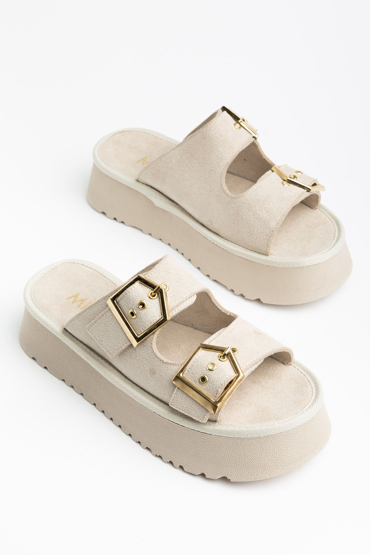 Kadın Bej Süet Yüksek Poli Taban Çift Tokalı Terlik 