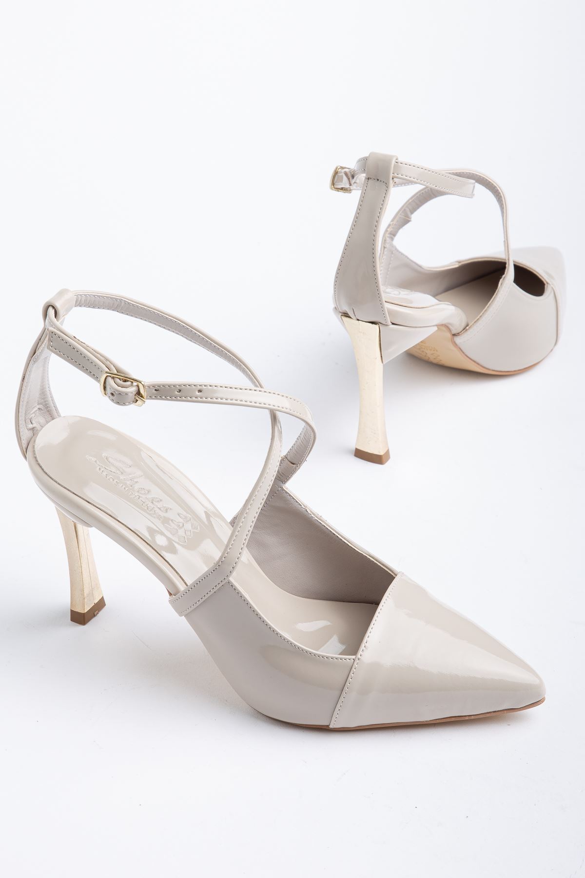 Kadın Bej Rugan Gold Ökçe Topuklu Ayakkabı   