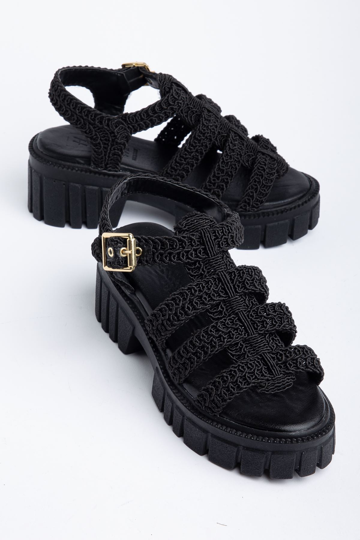 Kadın Siyah Triko Örgü Yüksek Taban Toka Detaylı Sandalet