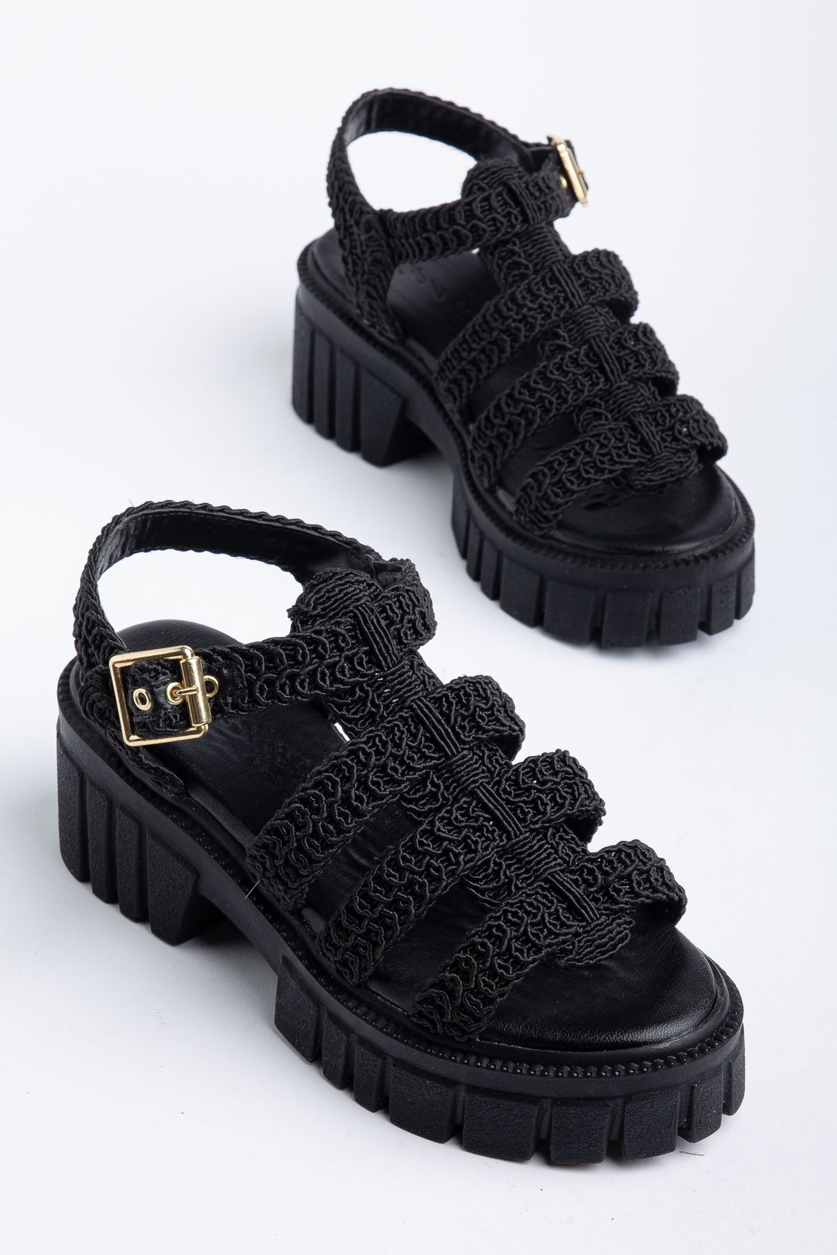 Kadın Siyah Triko Örgü Yüksek Taban Toka Detaylı Sandalet