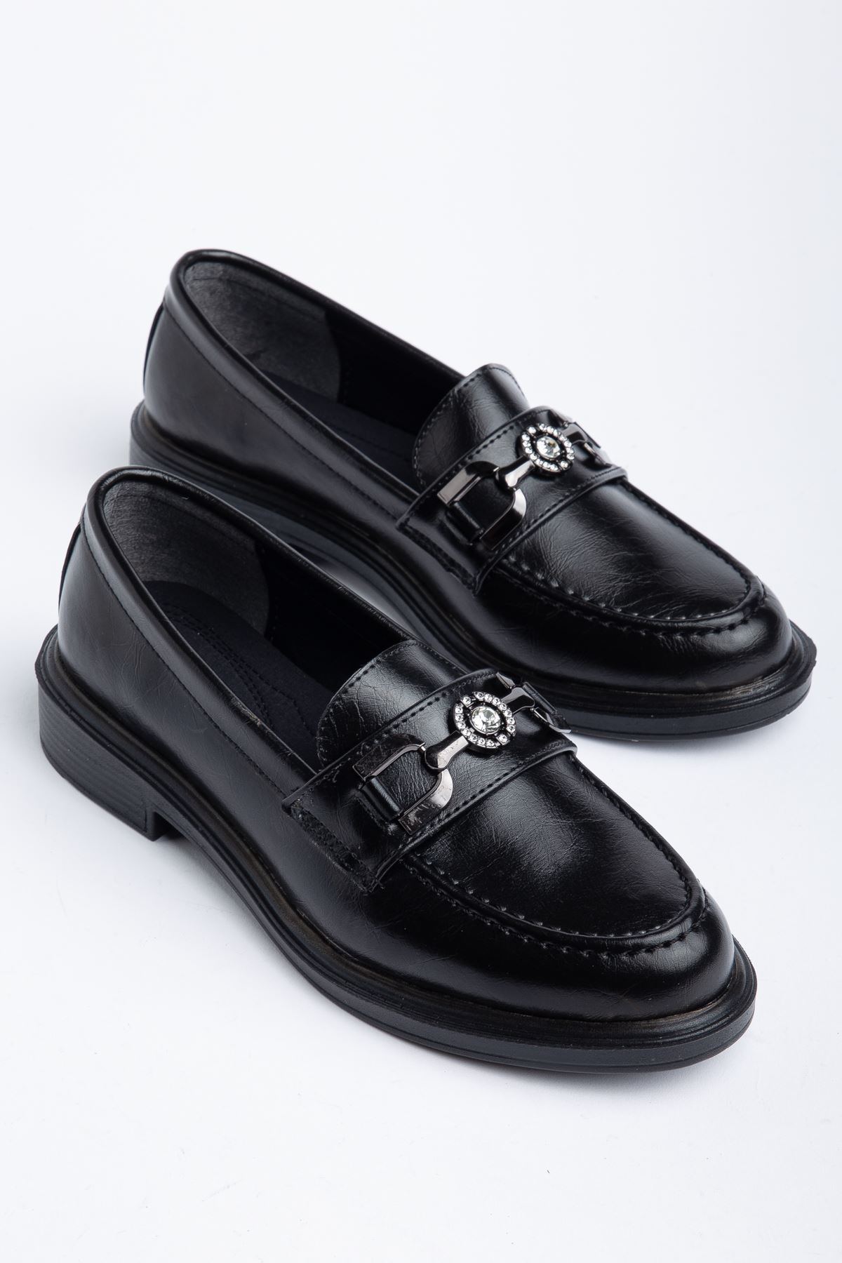 Naty Rome Siyah Rugan Toka Detay Kadın Loafer Ayakkabı