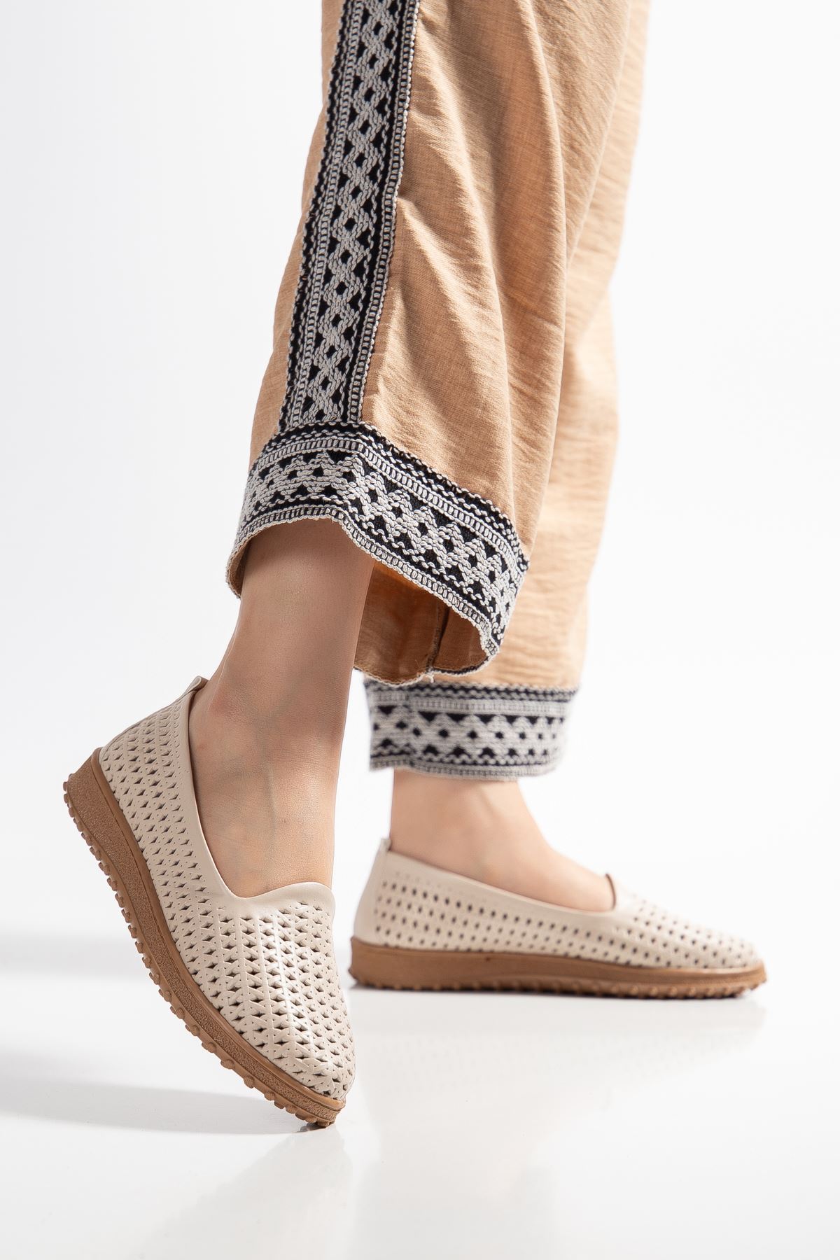 Selho Kadın Bej Cilt İçi Hakiki Deri Ortopedik Babet