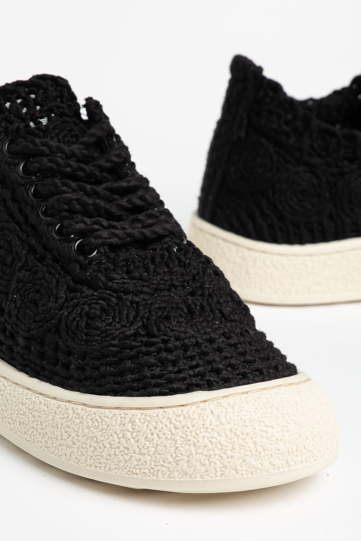 Naz Kadın Örgülü Siyah Kalın Tabanlı Günlük Kadın Sneaker 