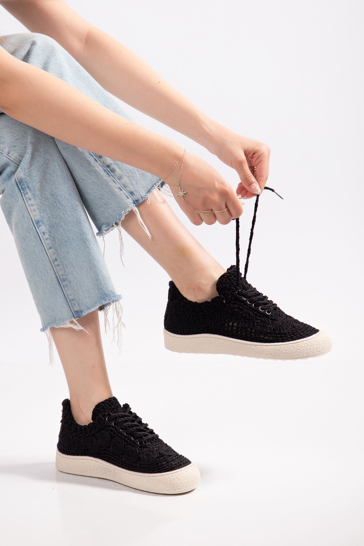 Naz Kadın Örgülü Siyah Kalın Tabanlı Günlük Kadın Sneaker 