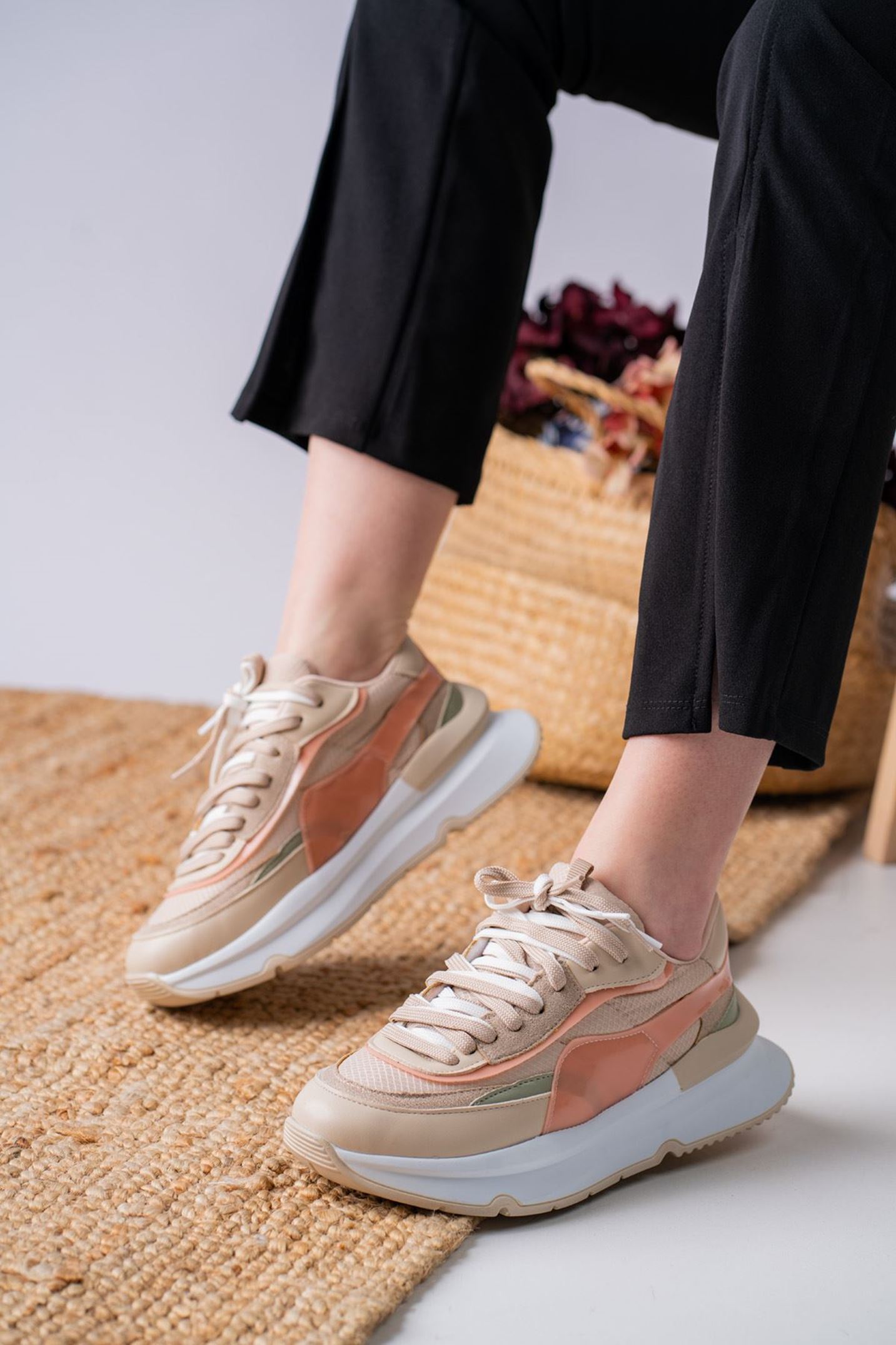 Aleh Bej Cilt Pudra Detaylı Kalın Tabanlı Sneakers