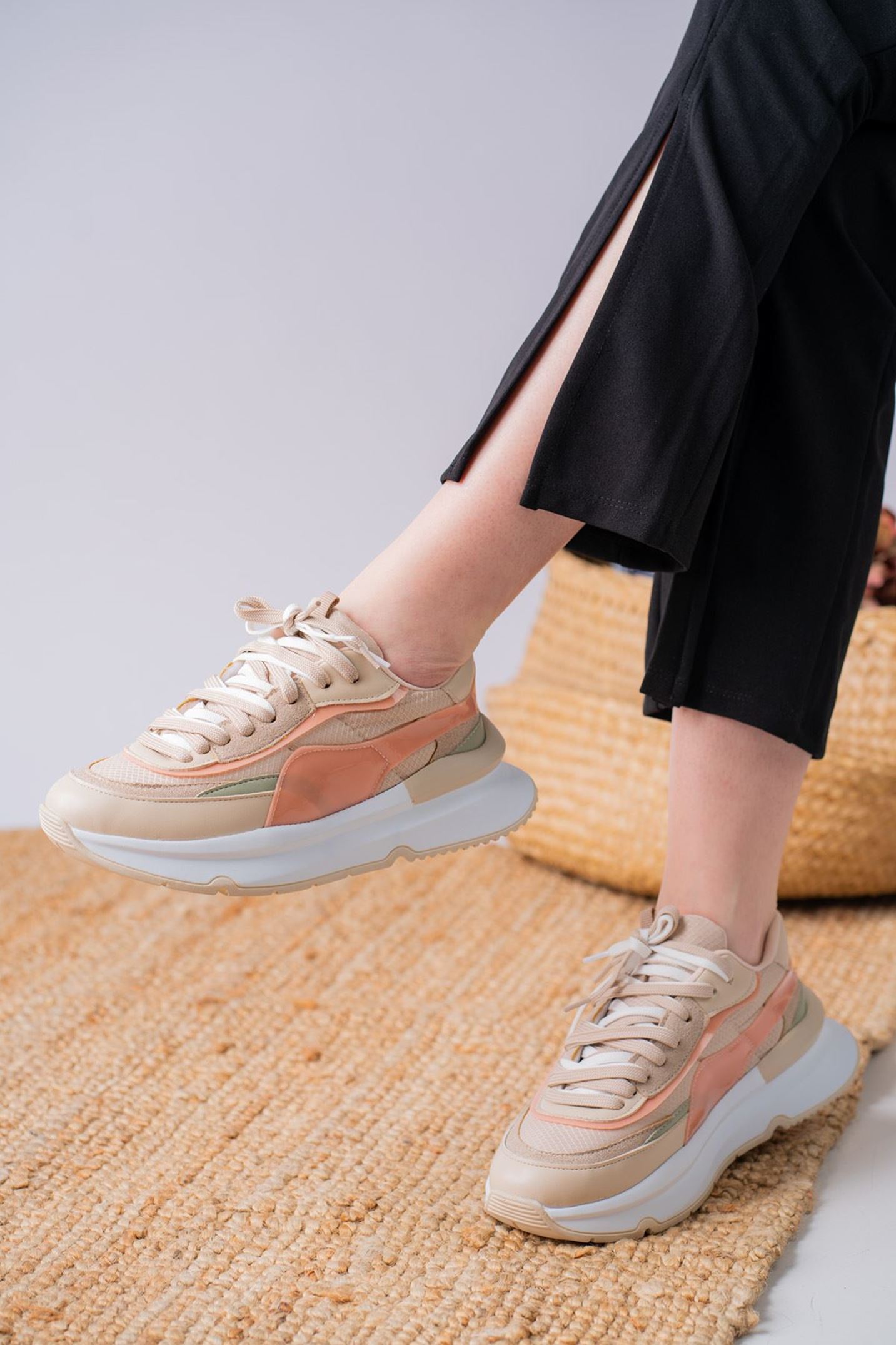 Aleh Bej Cilt Pudra Detaylı Kalın Tabanlı Sneakers