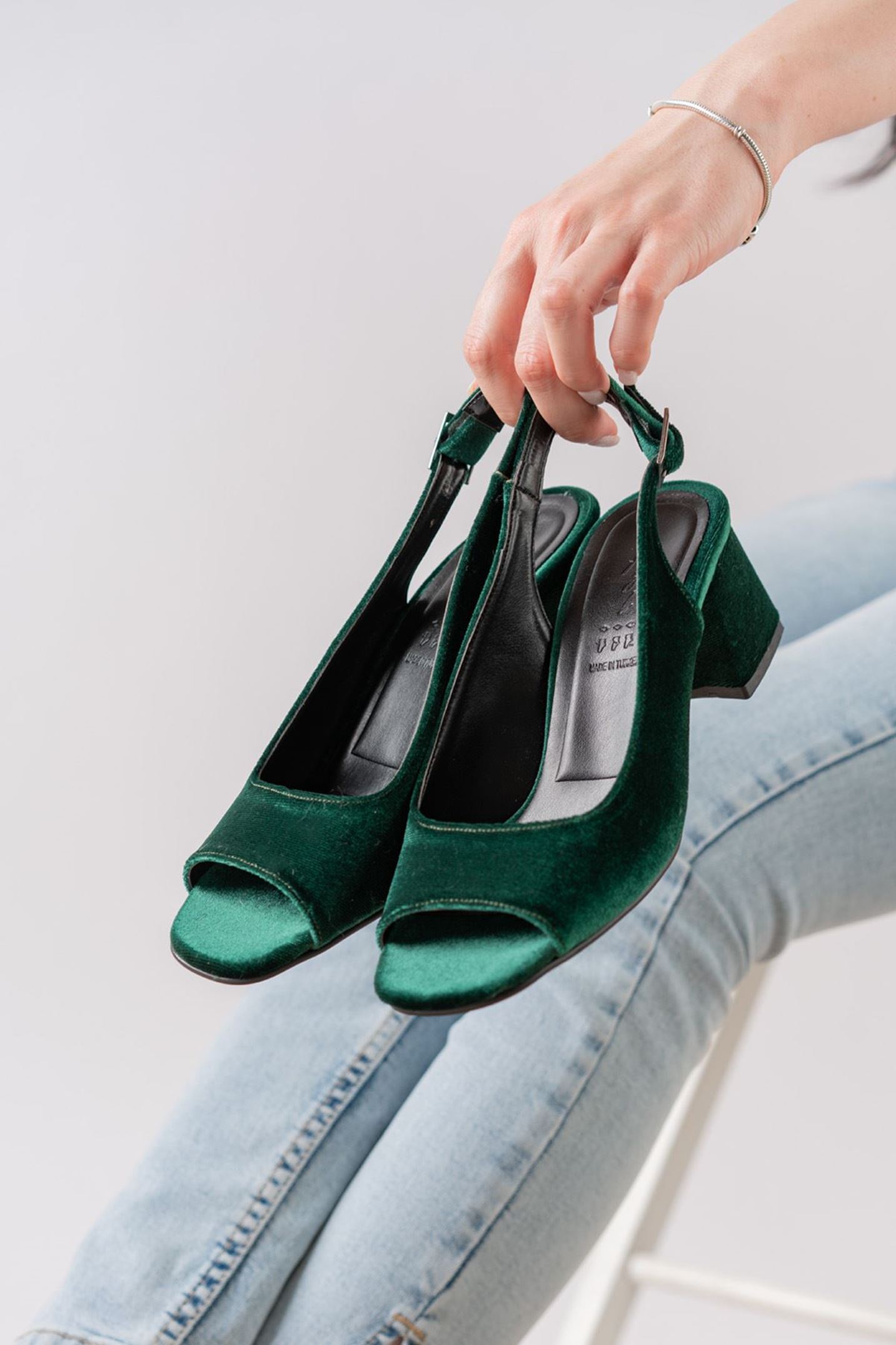 Eriola Haki Kadife Detaylı Alçak Topuklu Kadın Ayakkabı