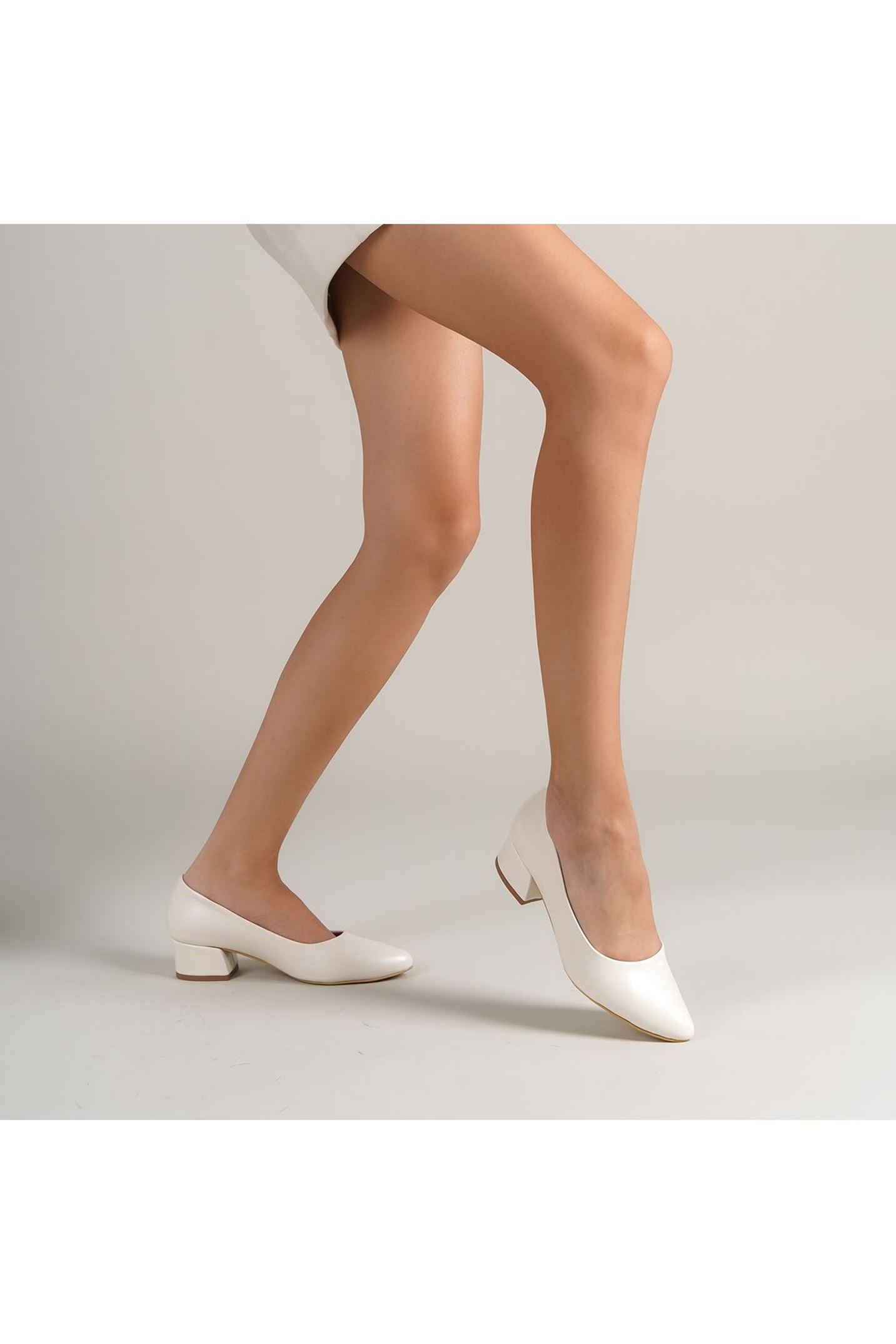 Sandra Beyaz Sedef Topuklu Kadın Ayakkabı