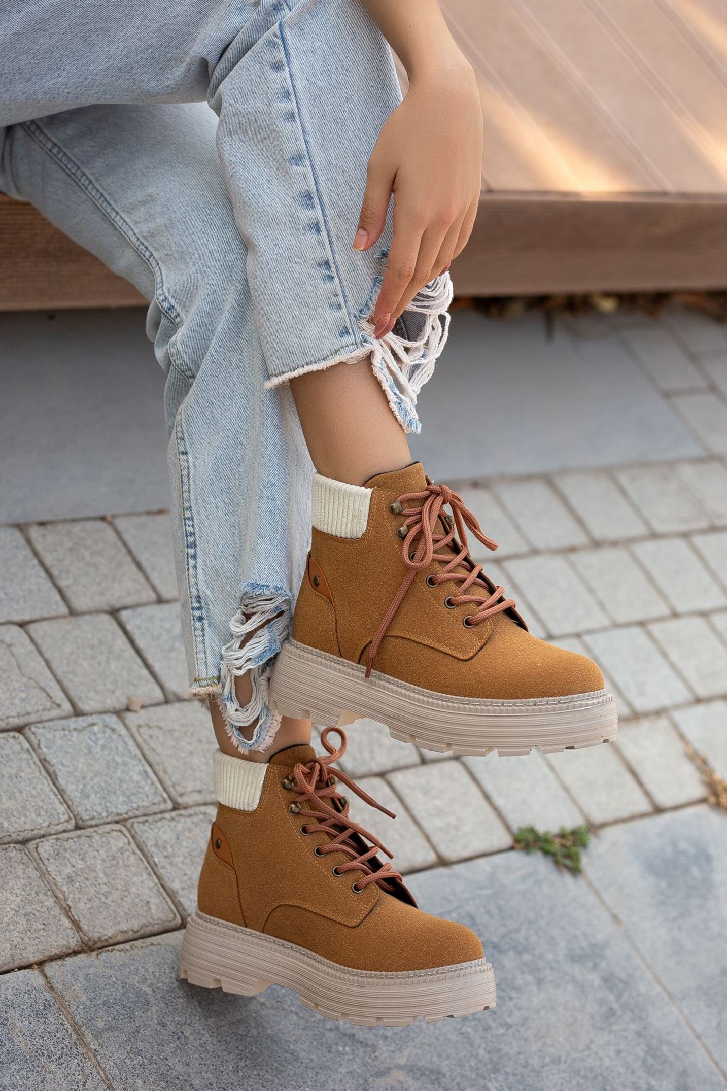 Kadın Hardal Cat Bağcık Detaylı Bot