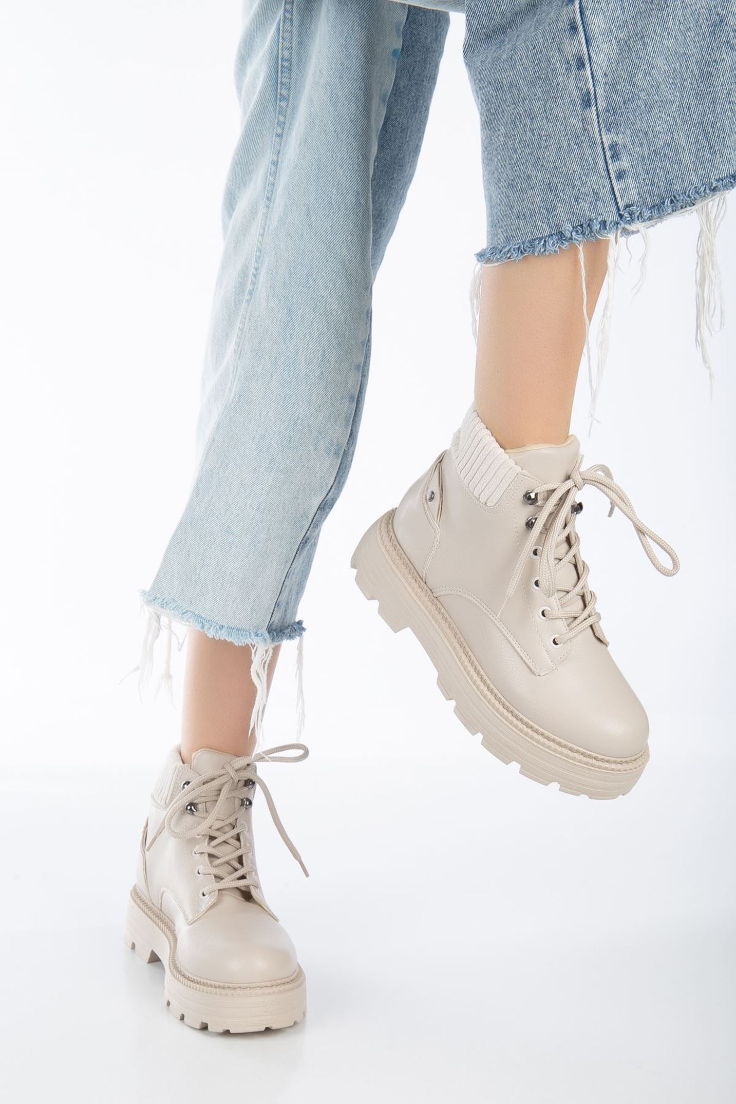 Kadın Krem Cilt Cat Bağcık Detaylı Bot