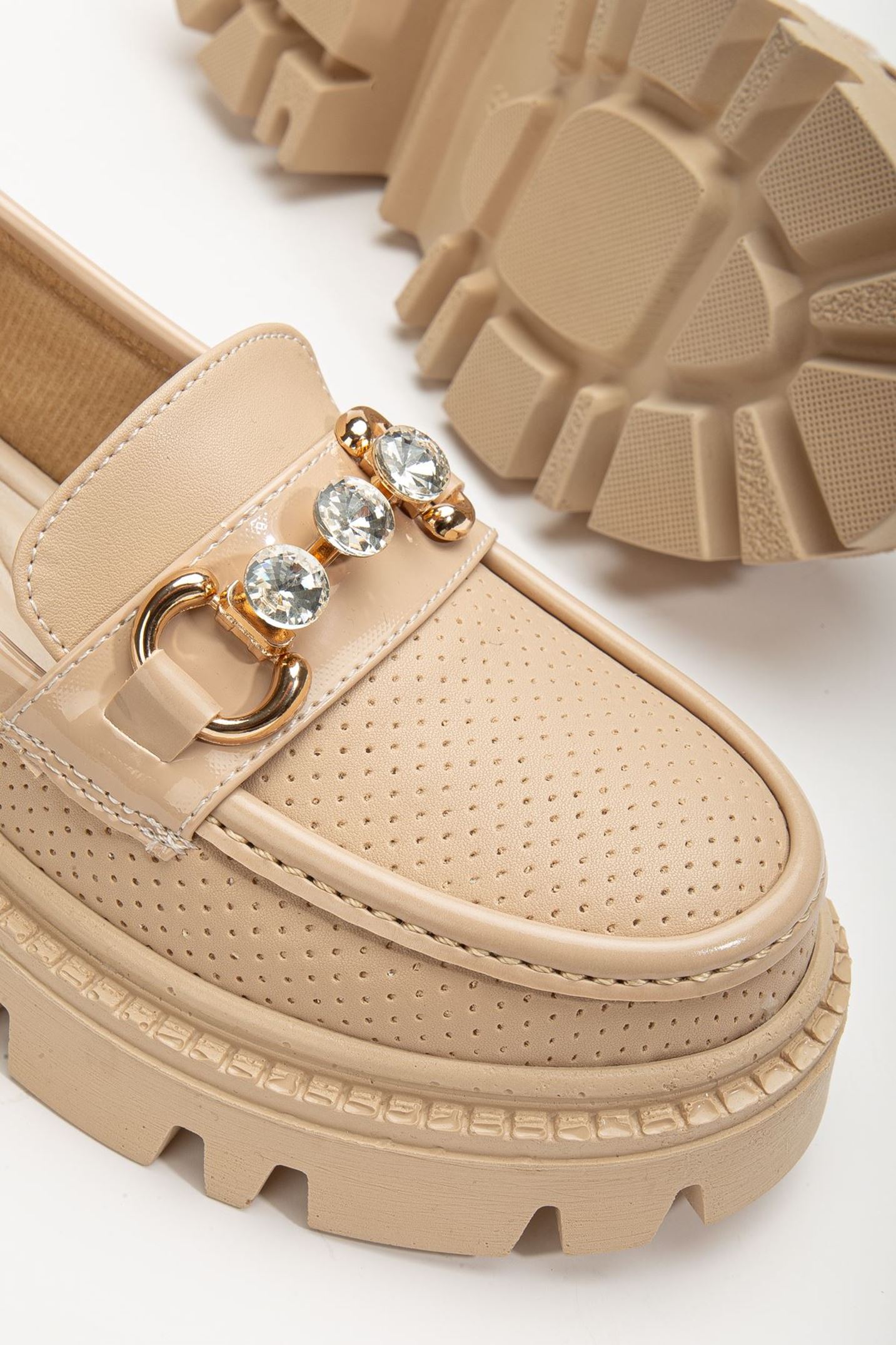 Yesenia Kadın Nude Elmas Detay Tokalı Loafer Ayakkabı