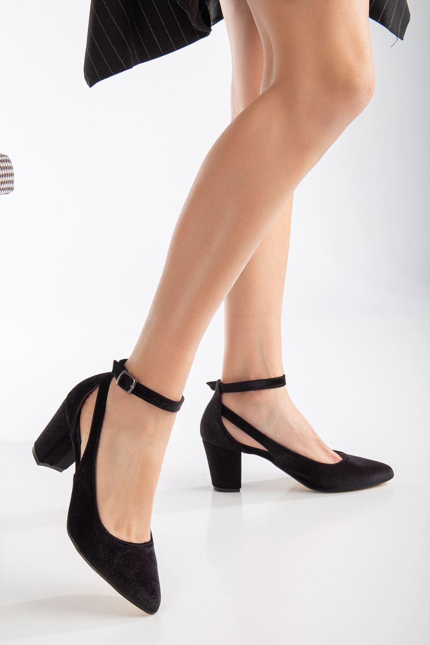 Hero Topuklu Siyah Kadife Kadın Ayakkabı