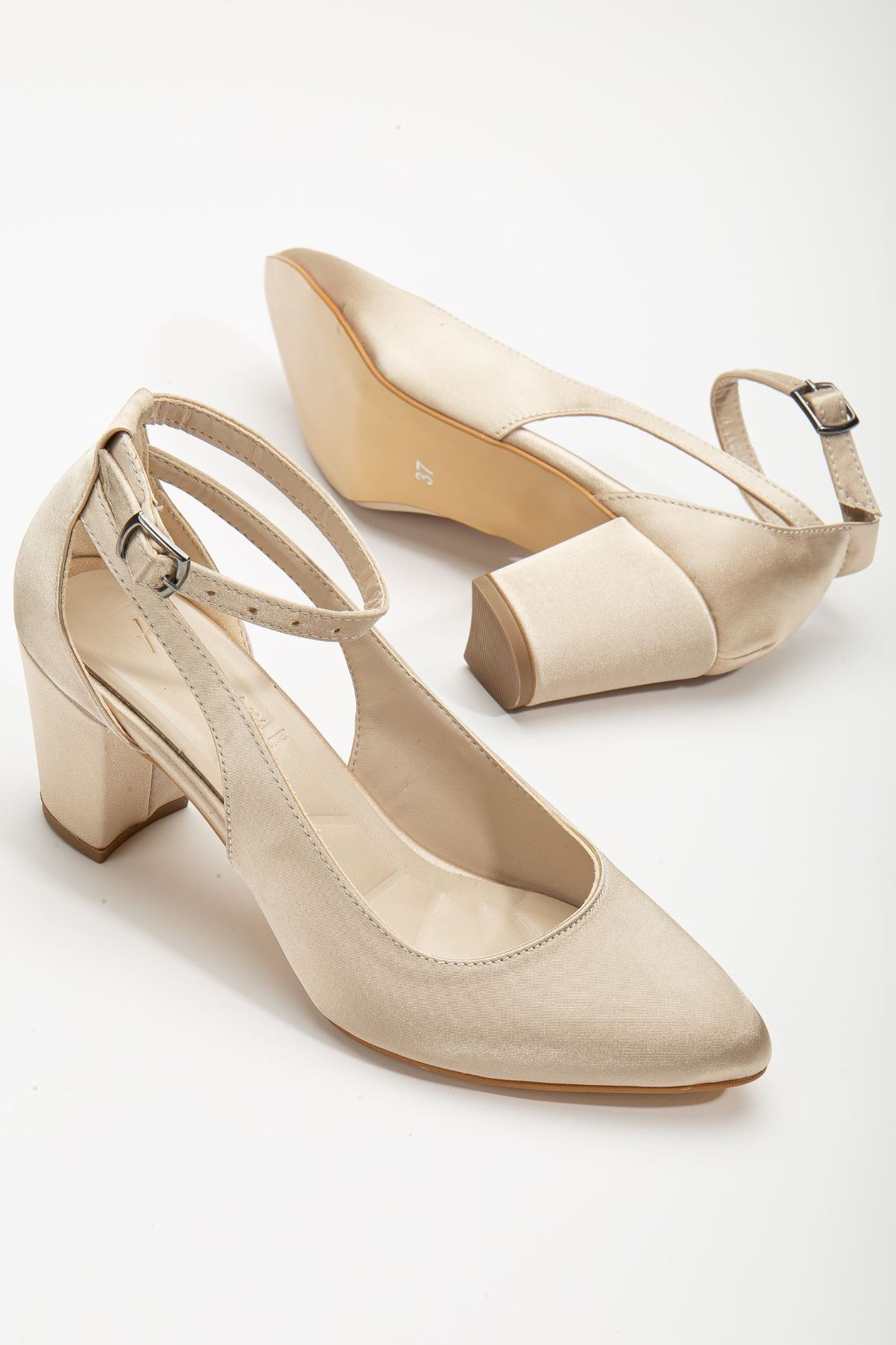 Hero Topuklu Krem Saten Kadın Ayakkabı 