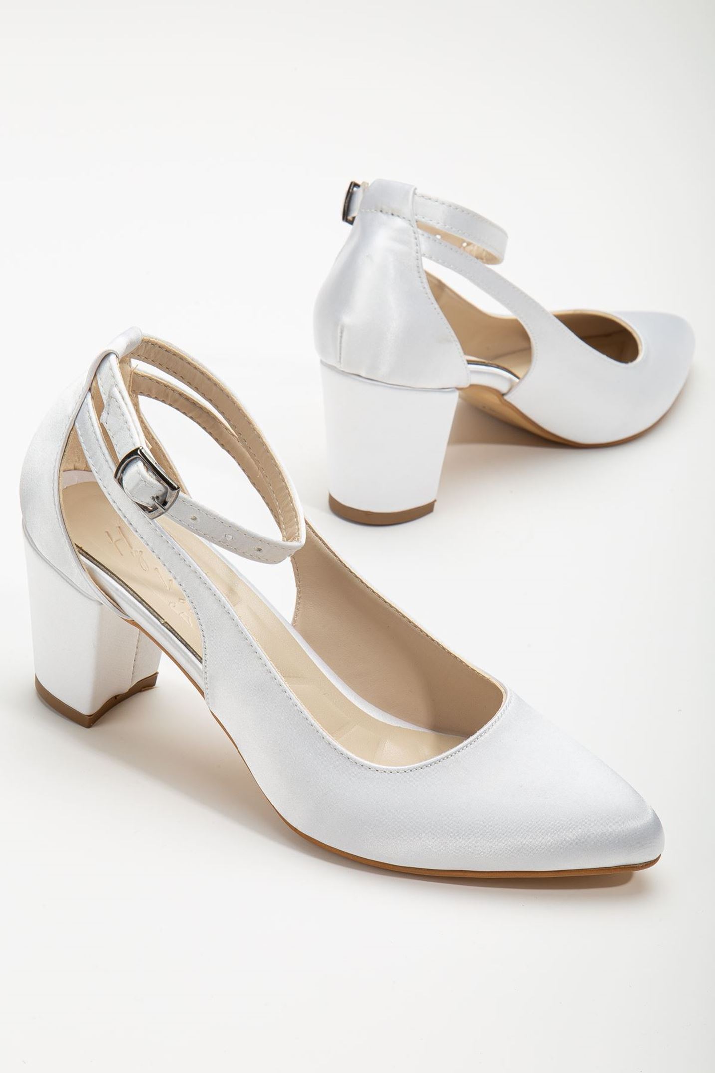 Hero Topuklu Beyaz Saten Kadın Ayakkabı