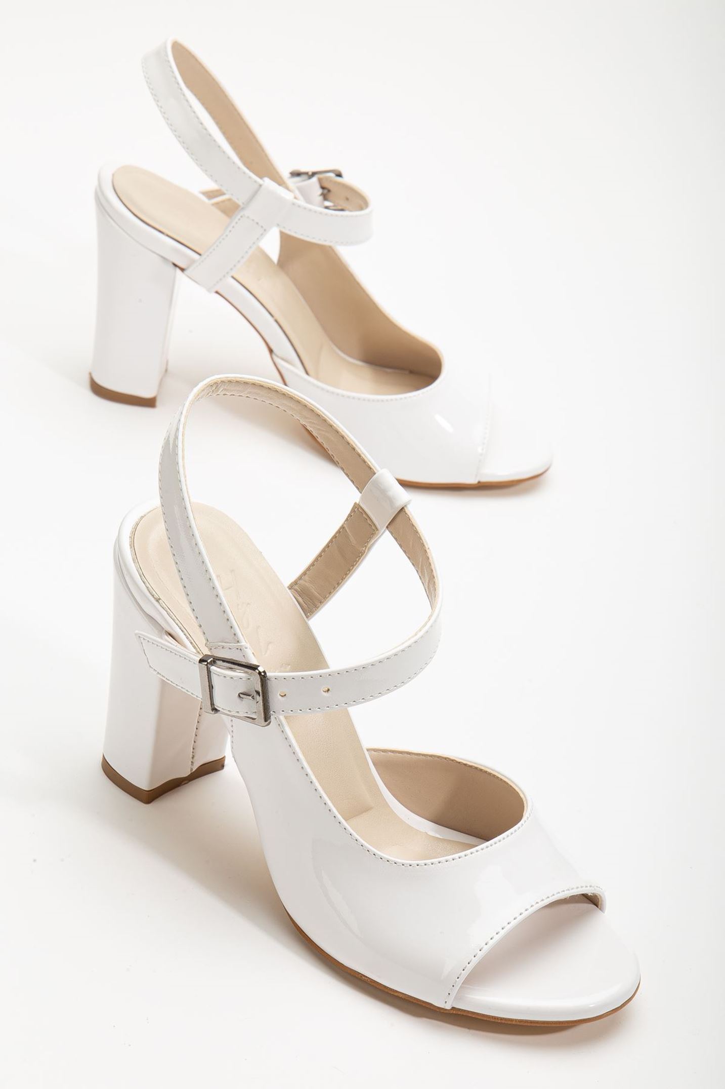 Lovisa Topuklu Beyaz Rugan Kadın Ayakkabı