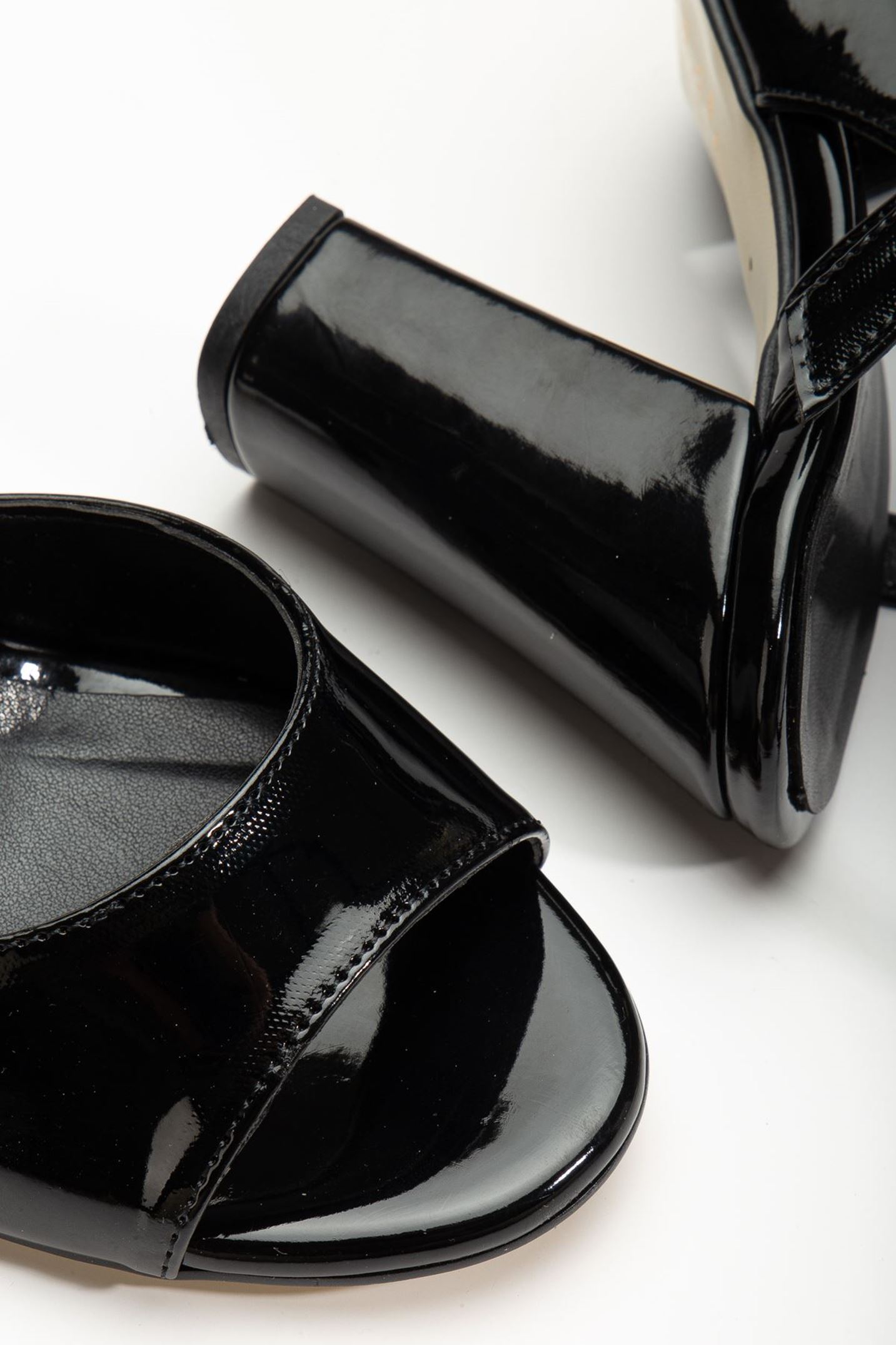 Lovisa Topuklu Siyah Rugan Kadın Ayakkabı  