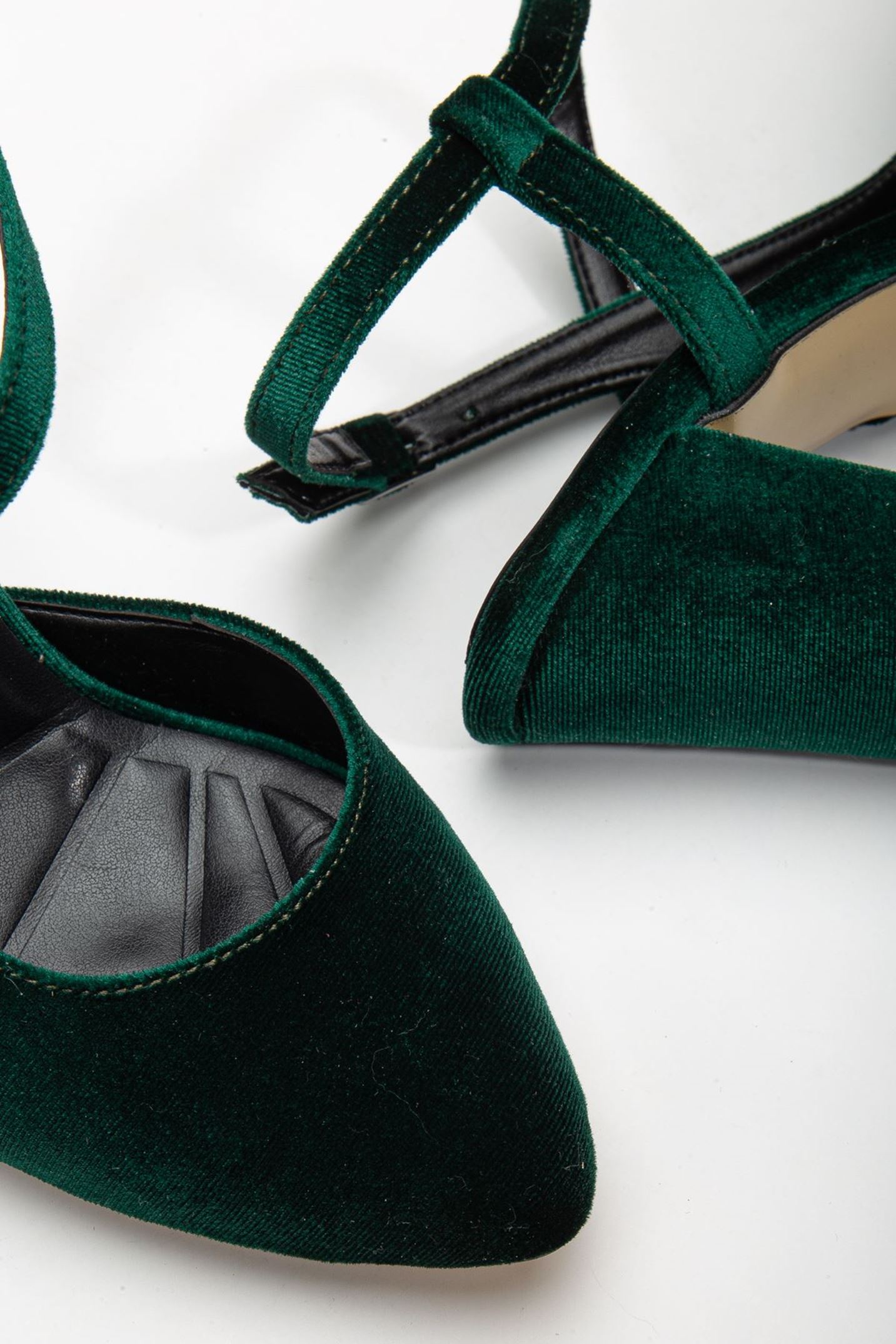 Lotus Haki Kadife Bilekten Bağlamalı Topuklu Kadın Ayakkabı 